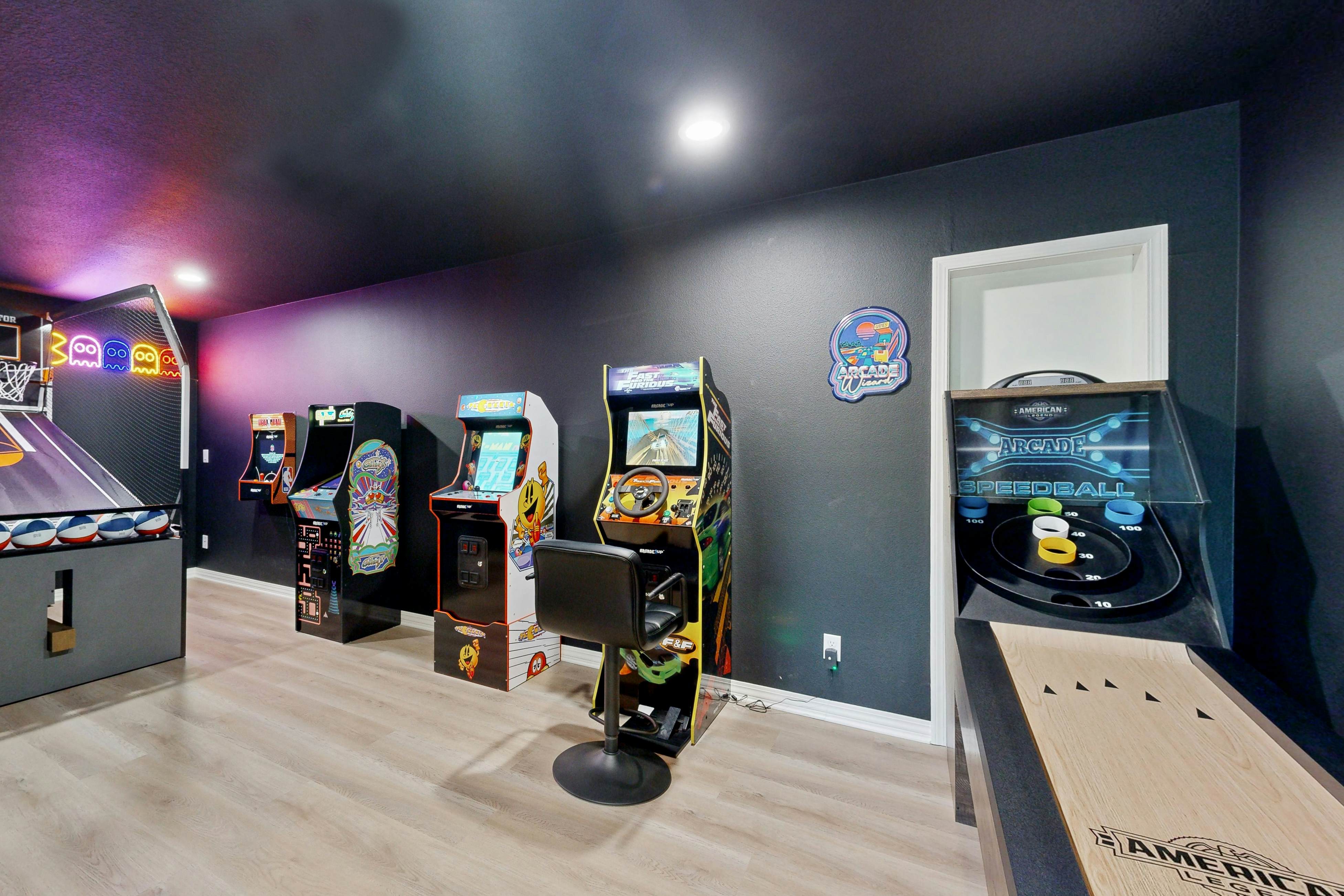 Everything Remodeled-Water View-Private Hot Tub-WiFi-Game Room