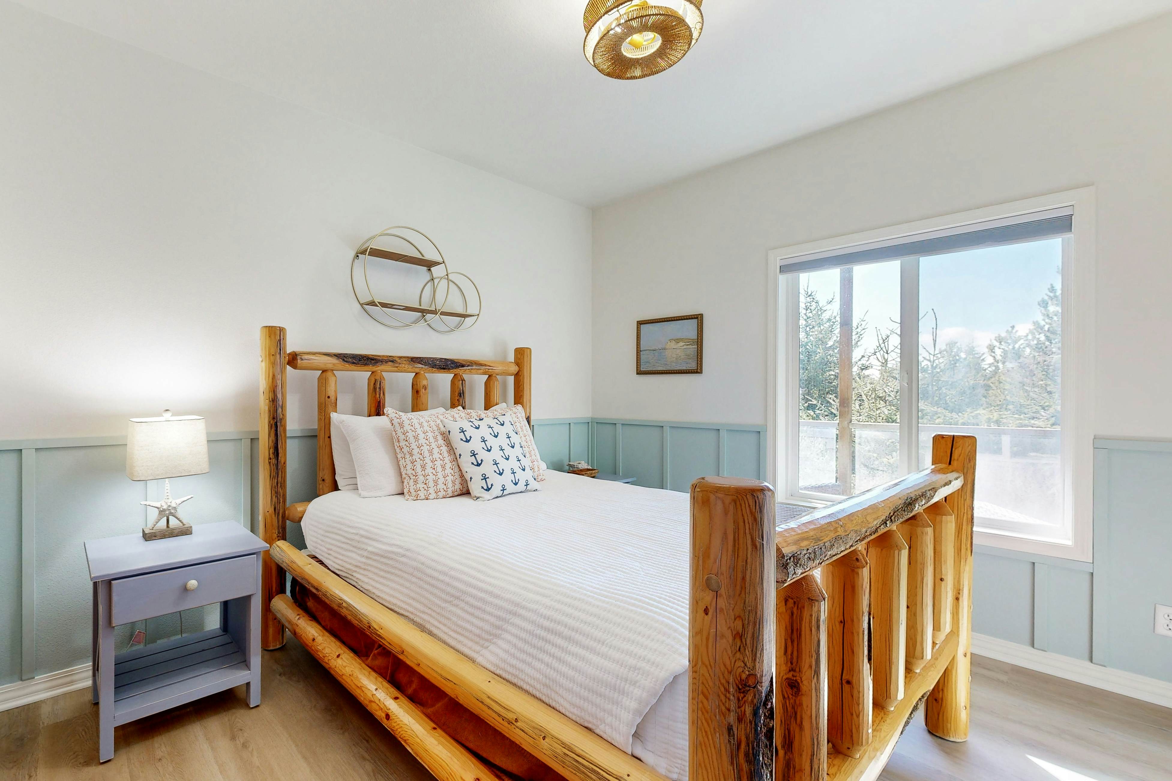 Everything Remodeled-Water View-Private Hot Tub-WiFi-Game Room