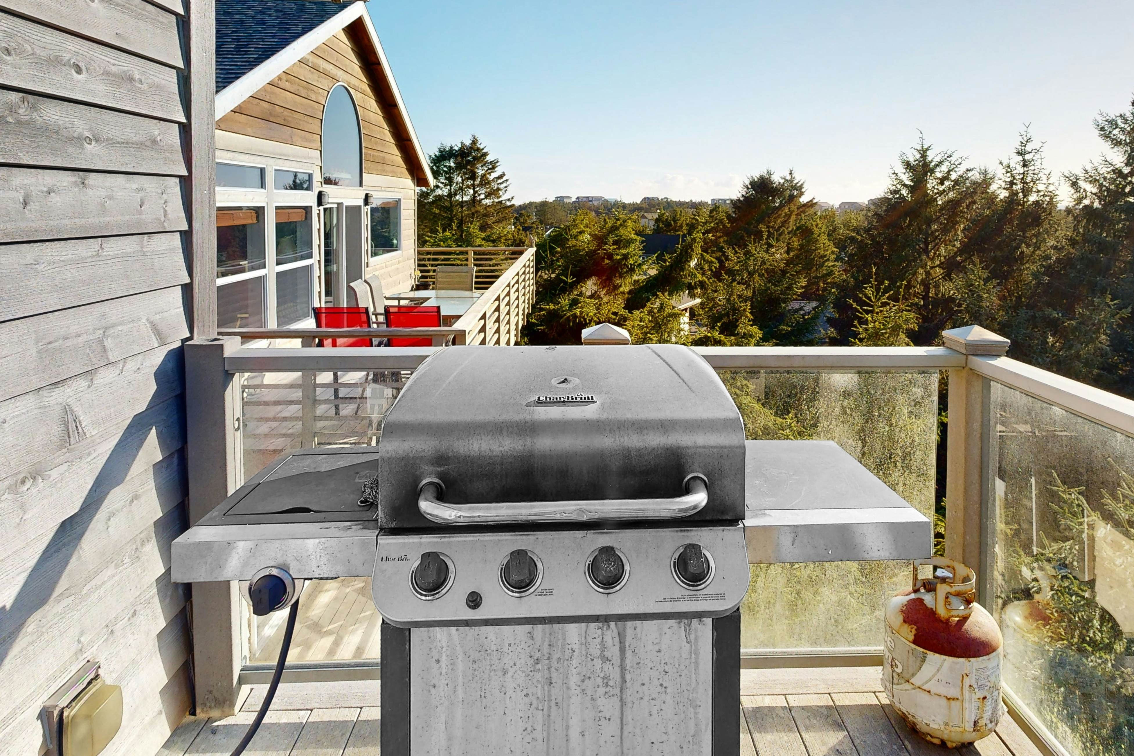 Everything Remodeled-Water View-Private Hot Tub-WiFi-Game Room