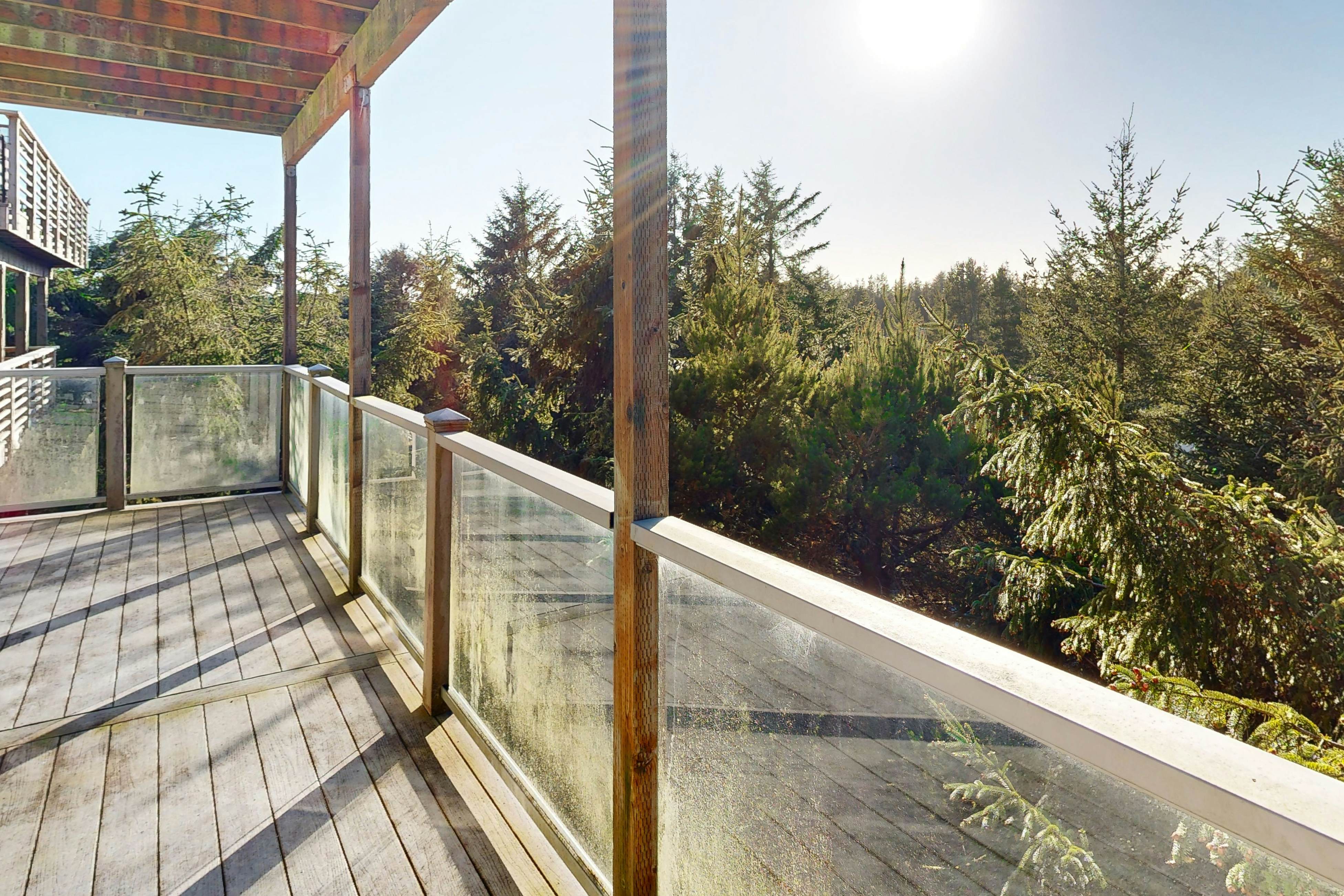 Everything Remodeled-Water View-Private Hot Tub-WiFi-Game Room