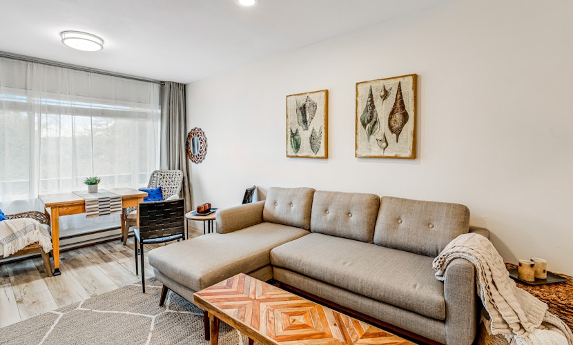 Vibrant polished condo with oceanfront views patio and with D access