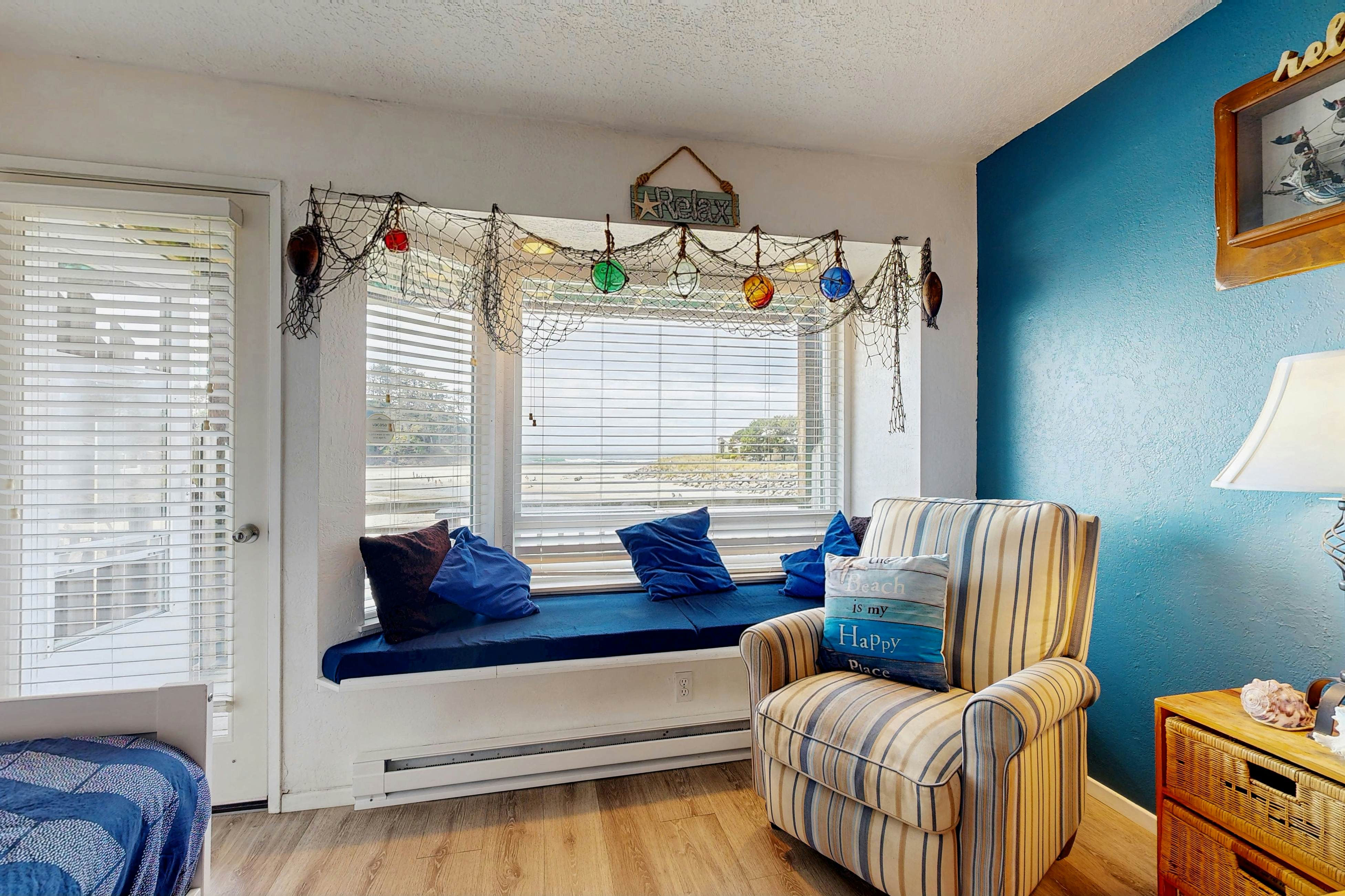 Dog-friendly oceanfront condo with beach access & Proposal Rock view