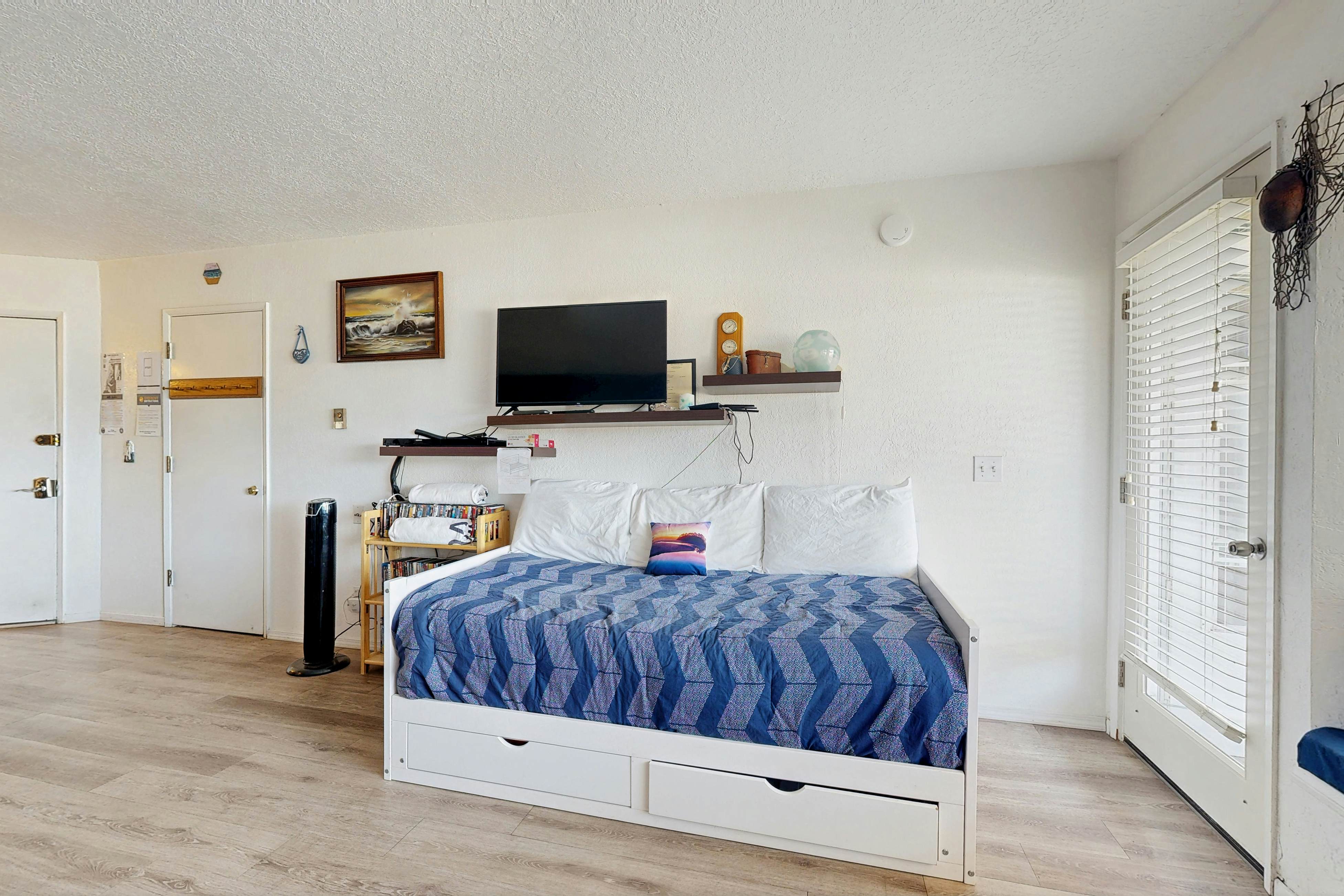 Dog-friendly oceanfront condo with beach access & Proposal Rock view