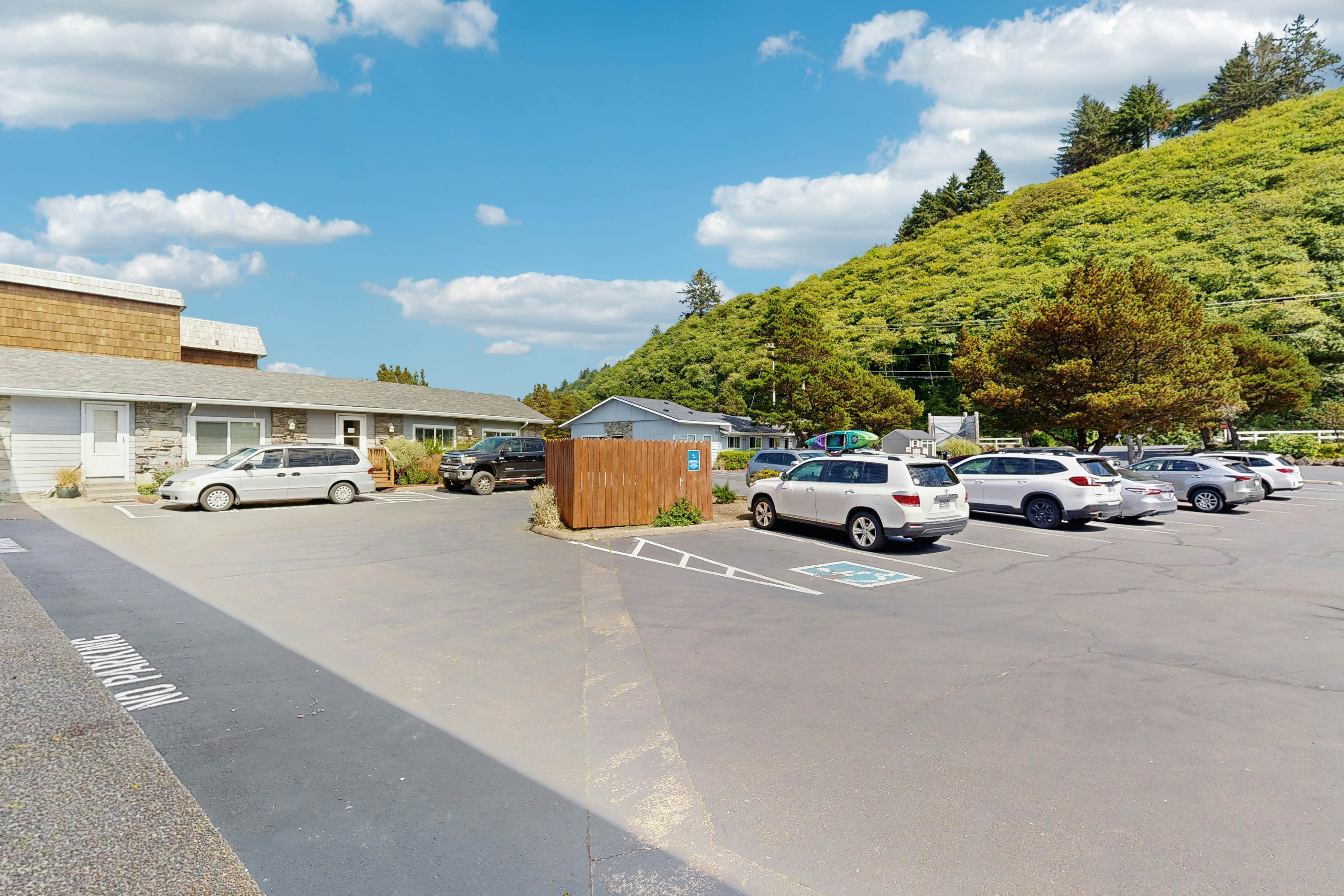 Dog-friendly oceanfront condo with beach access & Proposal Rock view