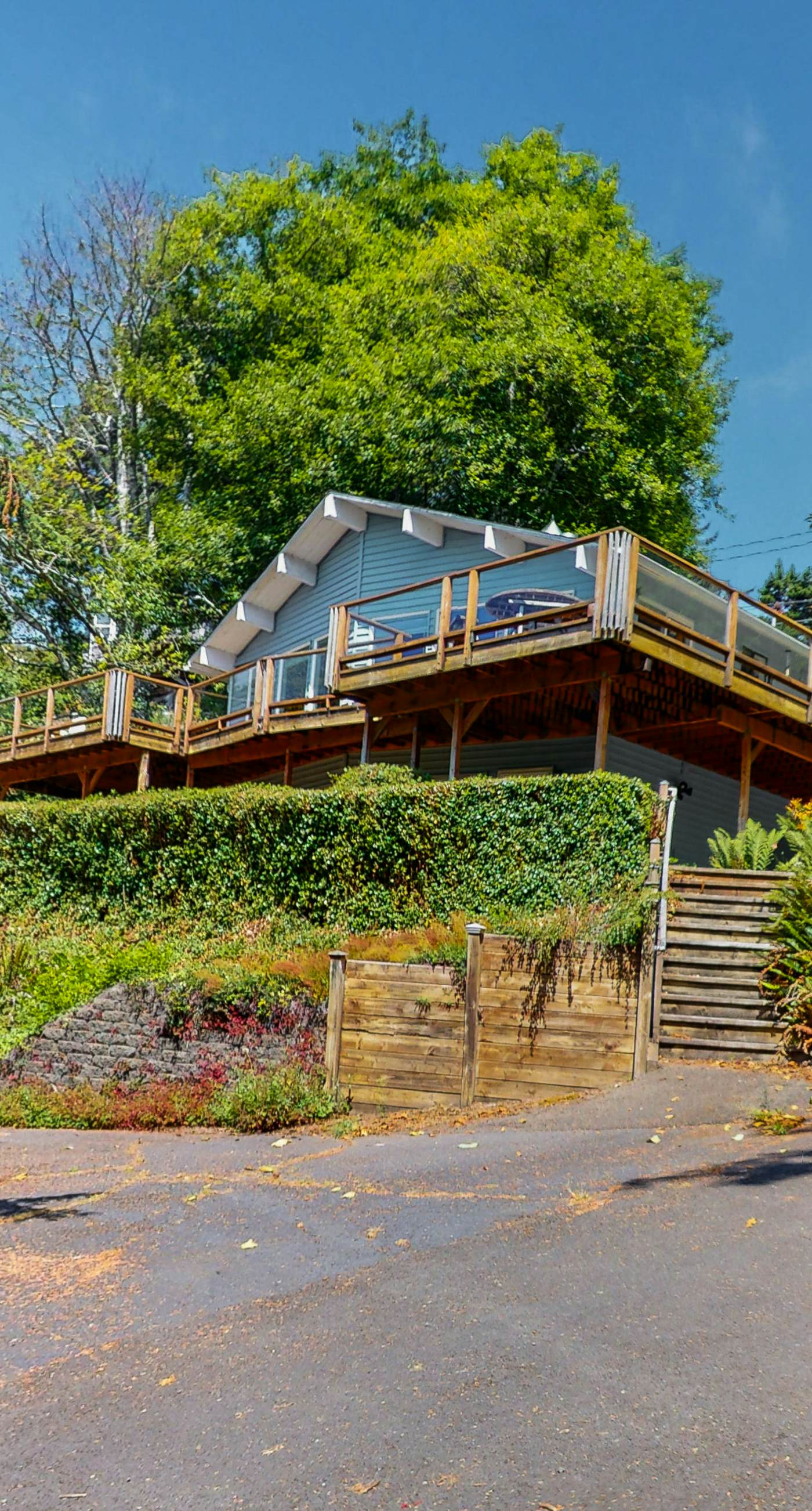 Family Friendly Home with Hot Tub Ocean View and Entertainment Near Beach