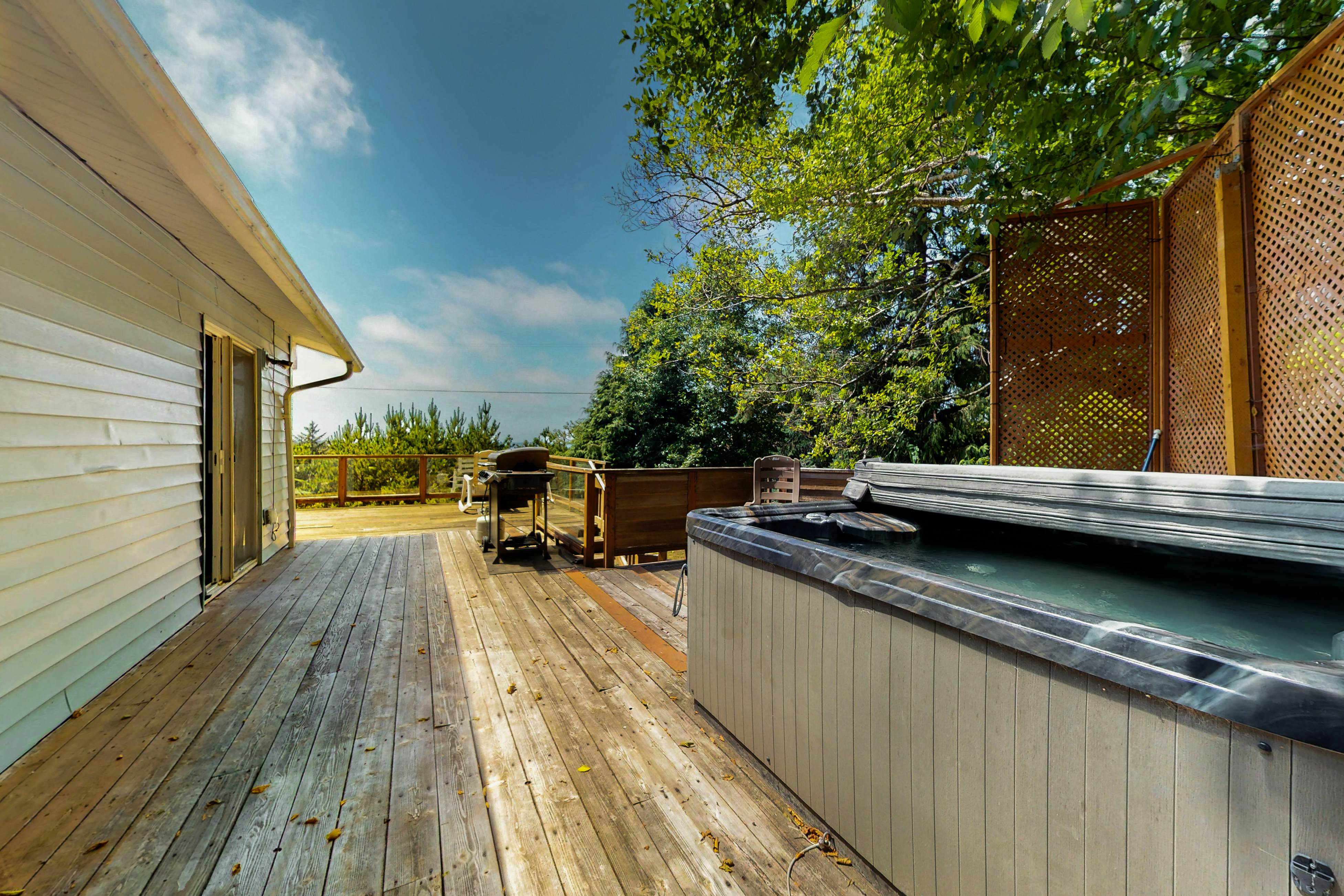 Family-Friendly Home with Hot Tub, Ocean View, and Entertainment - Near Beach