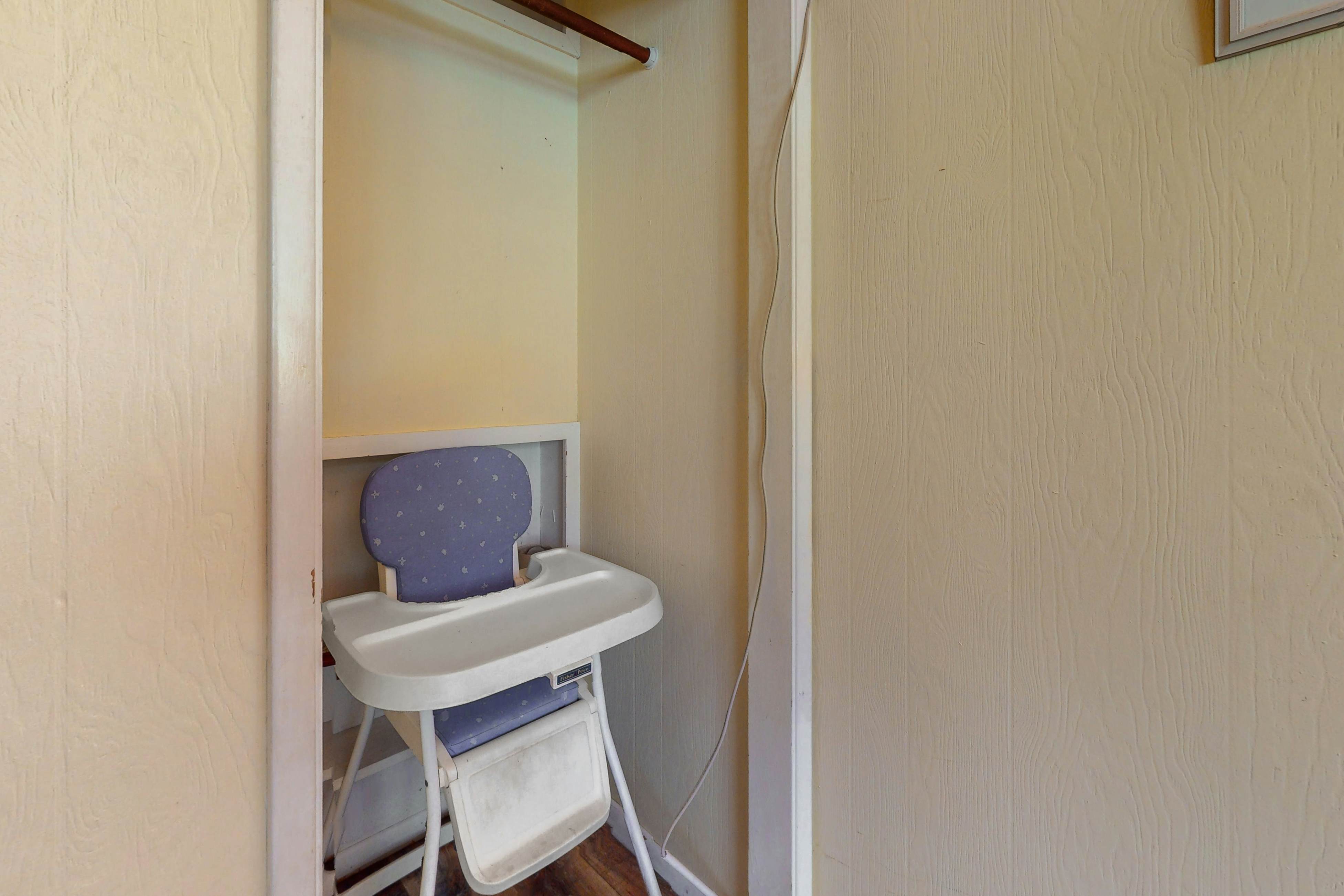 Family-Friendly Home with Hot Tub, Ocean View, and Entertainment - Near Beach