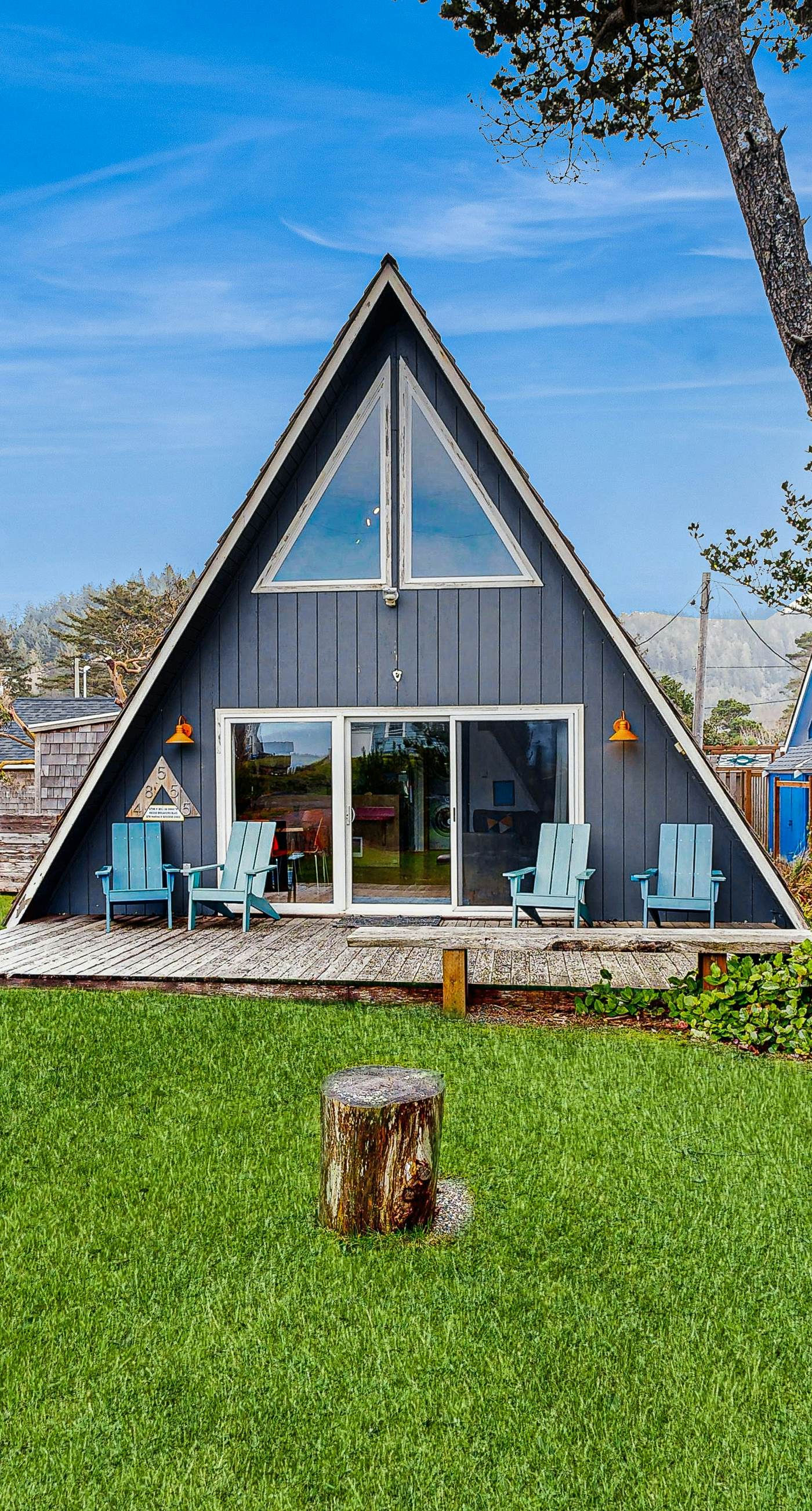 Quiet Coastal Cabin Home with Private Hot Tub Less Than a Block From Beach