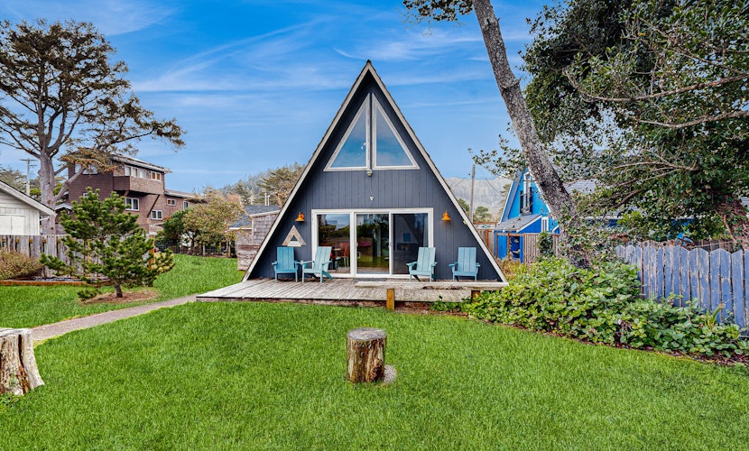 Quiet Coastal Cabin Home with Private Hot Tub Less Than a Block From Beach