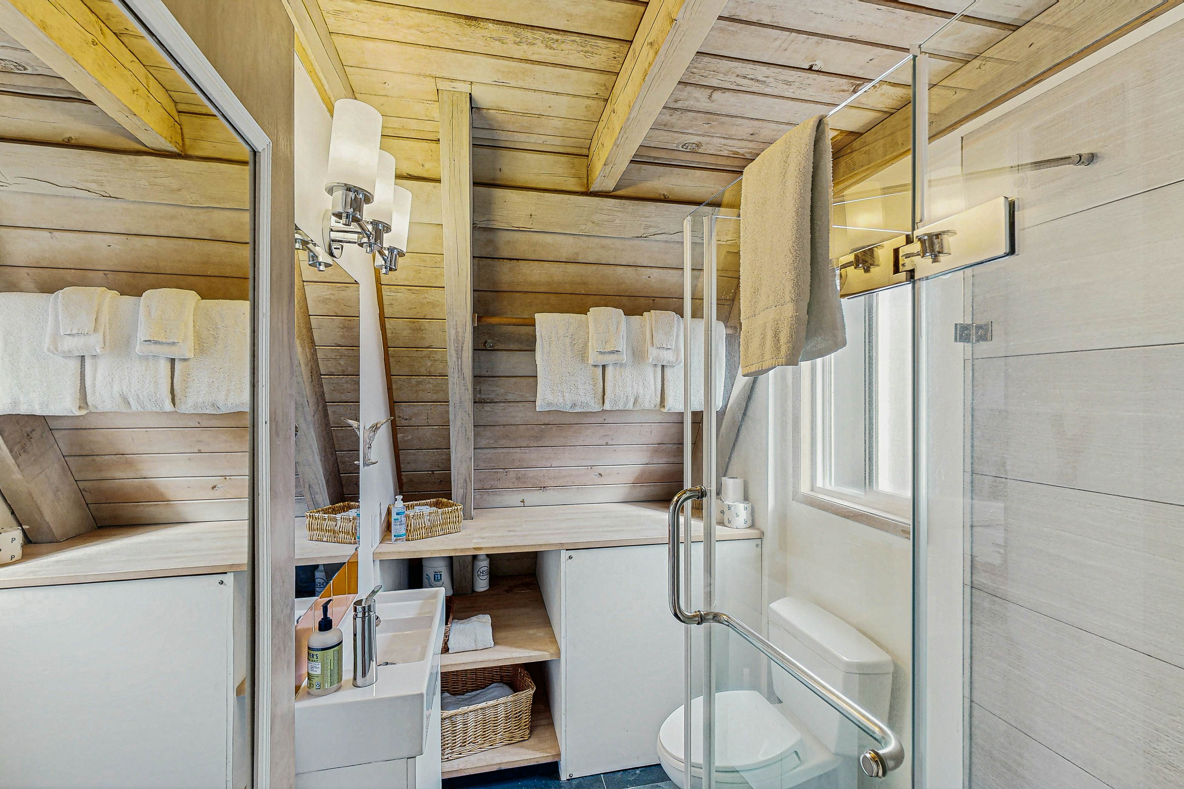 Quiet Coastal Cabin Home with Private Hot Tub - Less Than a Block From Beach