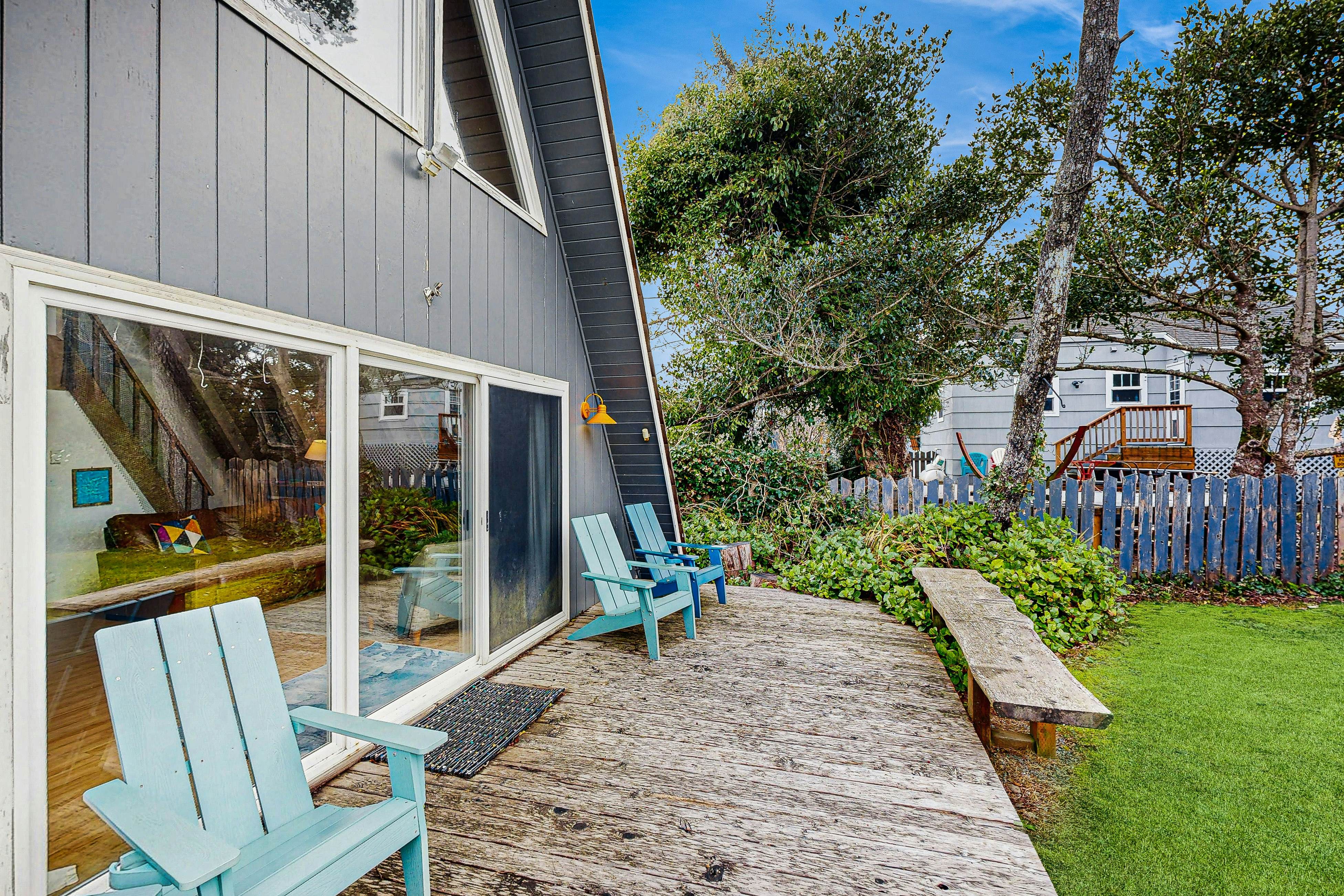 Quiet Coastal Cabin Home with Private Hot Tub - Less Than a Block From Beach