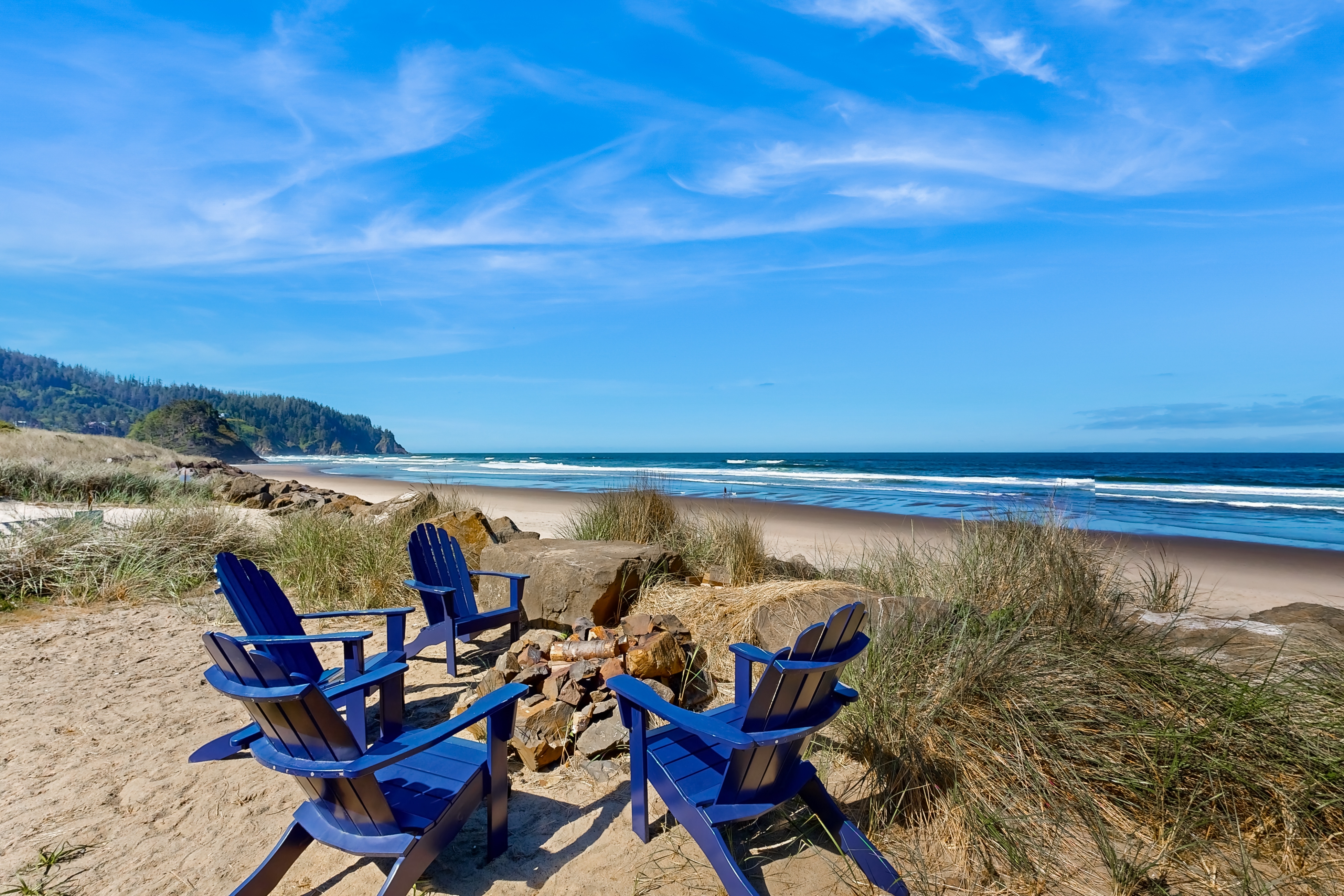 New oceanfront home with hot tub views A C and beach access 2 dogs OK