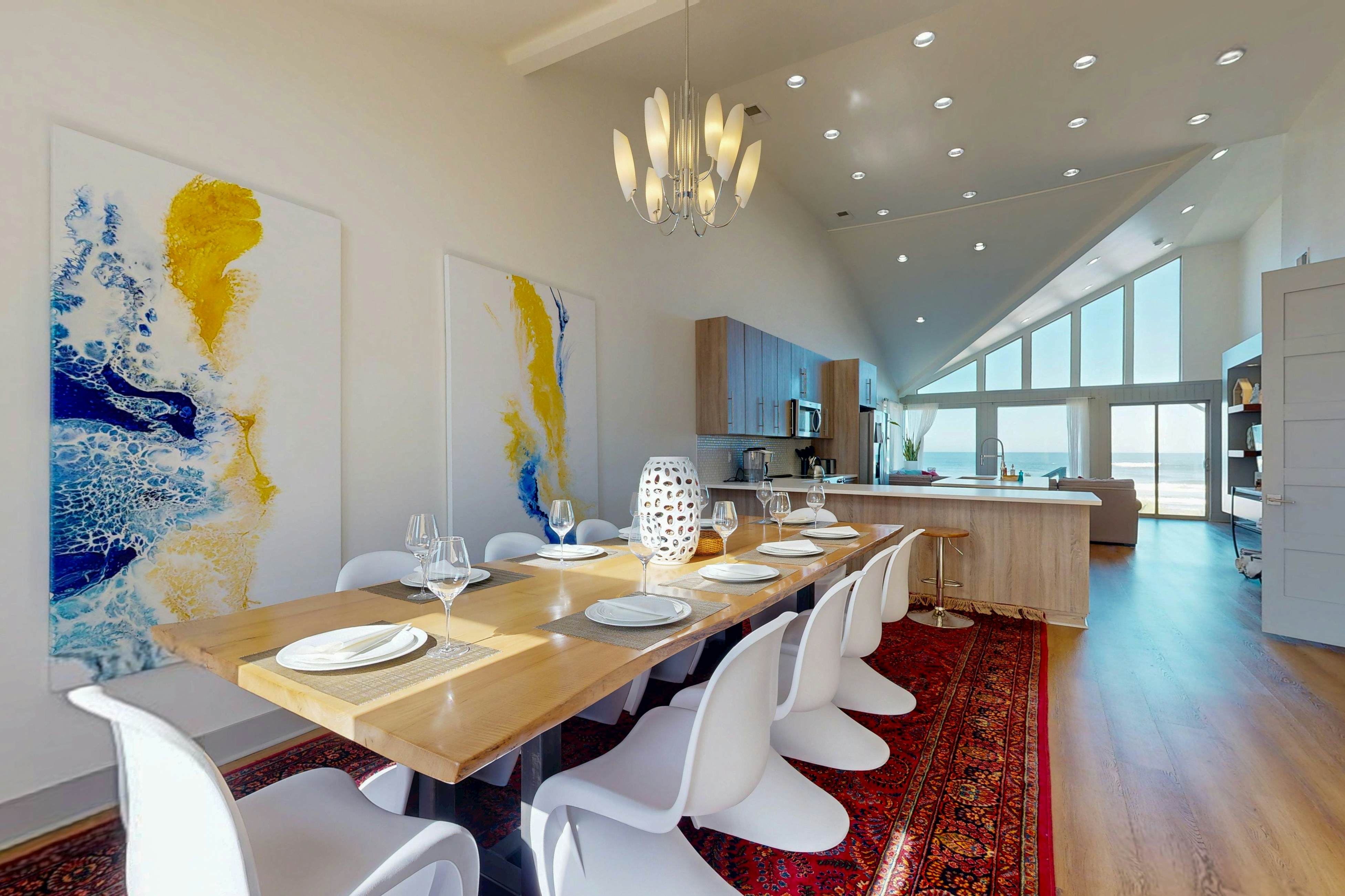 New oceanfront home w/ hot tub, views, A/C & beach access, 2 dogs OK