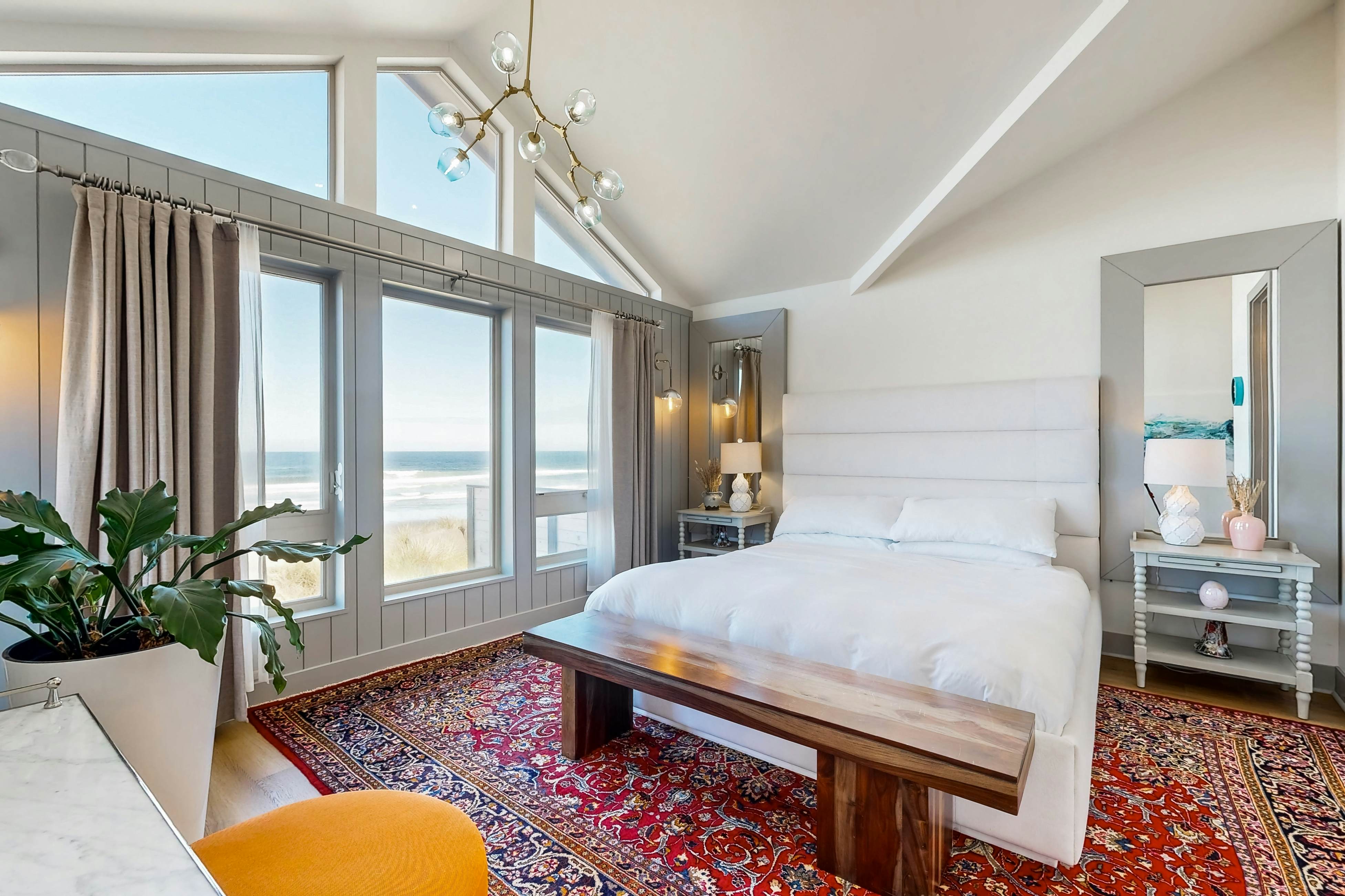 New oceanfront home w/ hot tub, views, A/C & beach access, 2 dogs OK