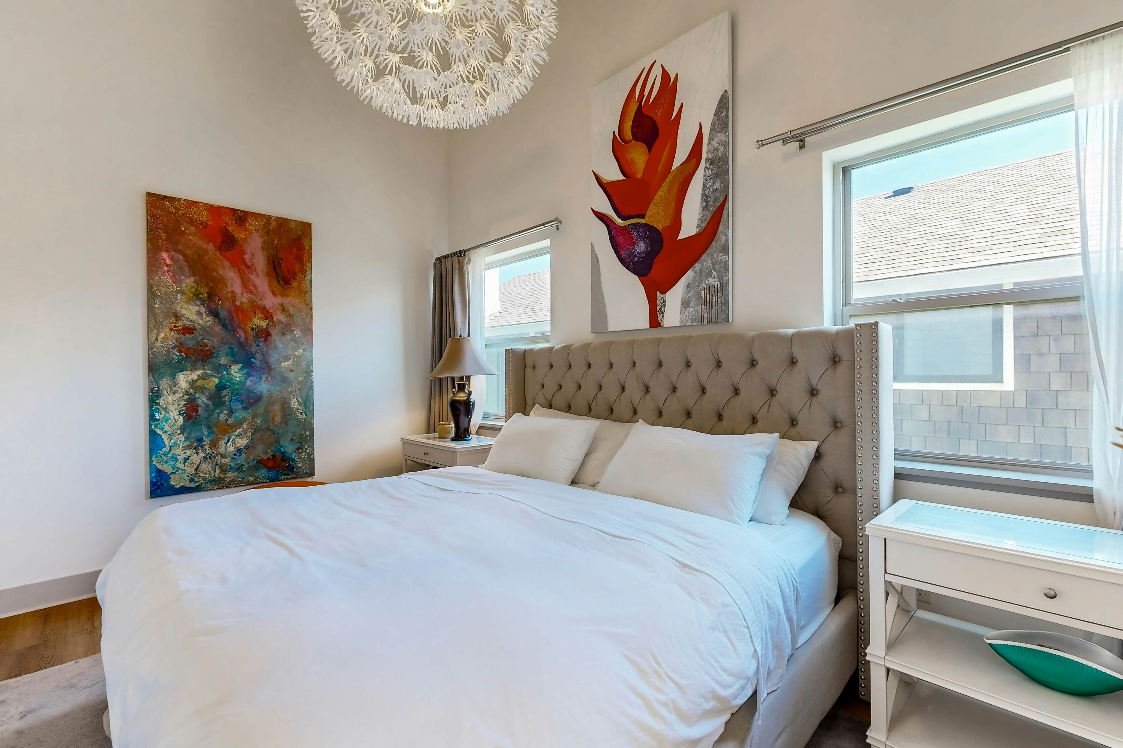 New oceanfront home w/ hot tub, views, A/C & beach access, 2 dogs OK