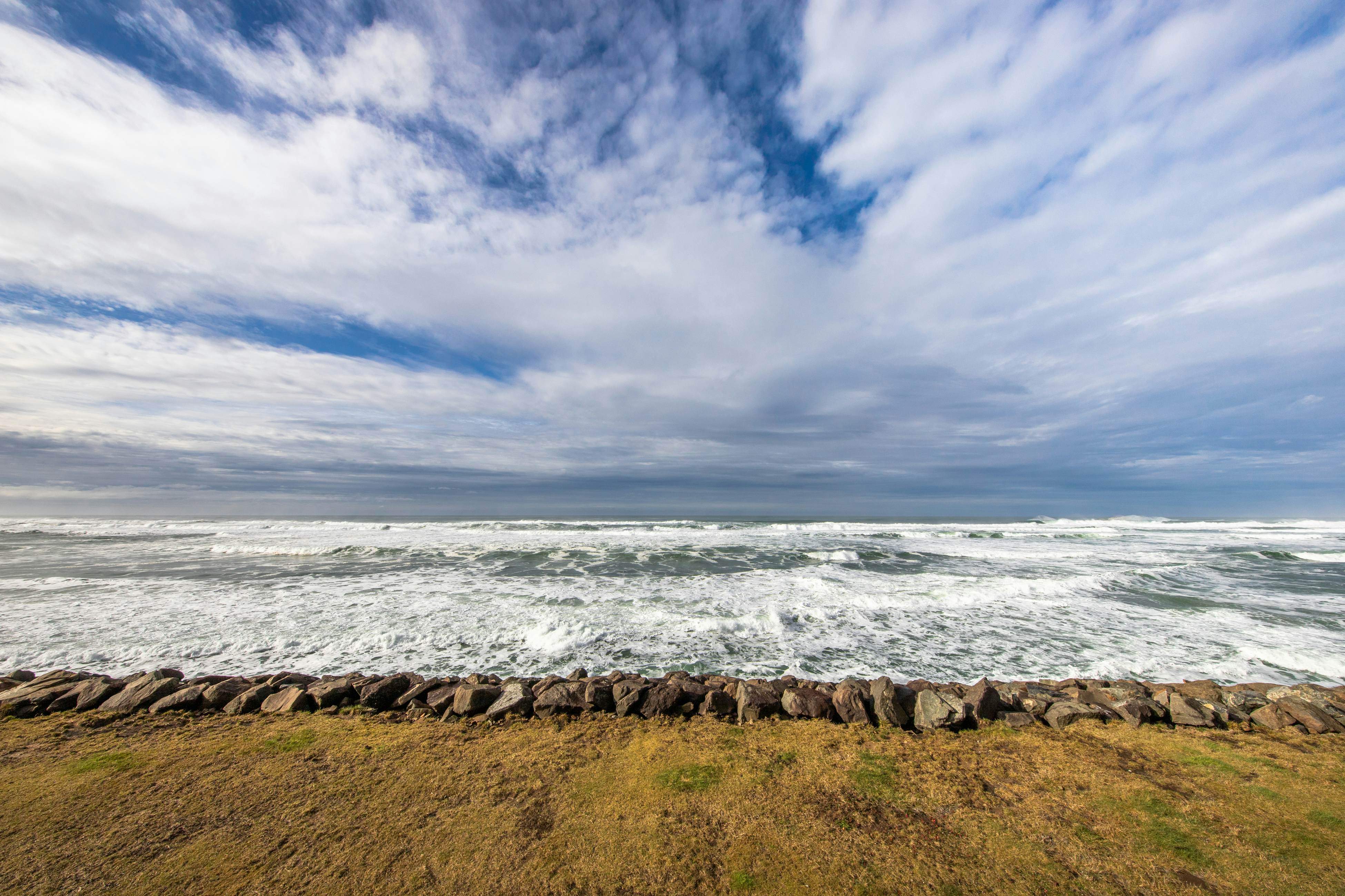 Charming oceanfront studio w/ easy beach access and stunning ocean views