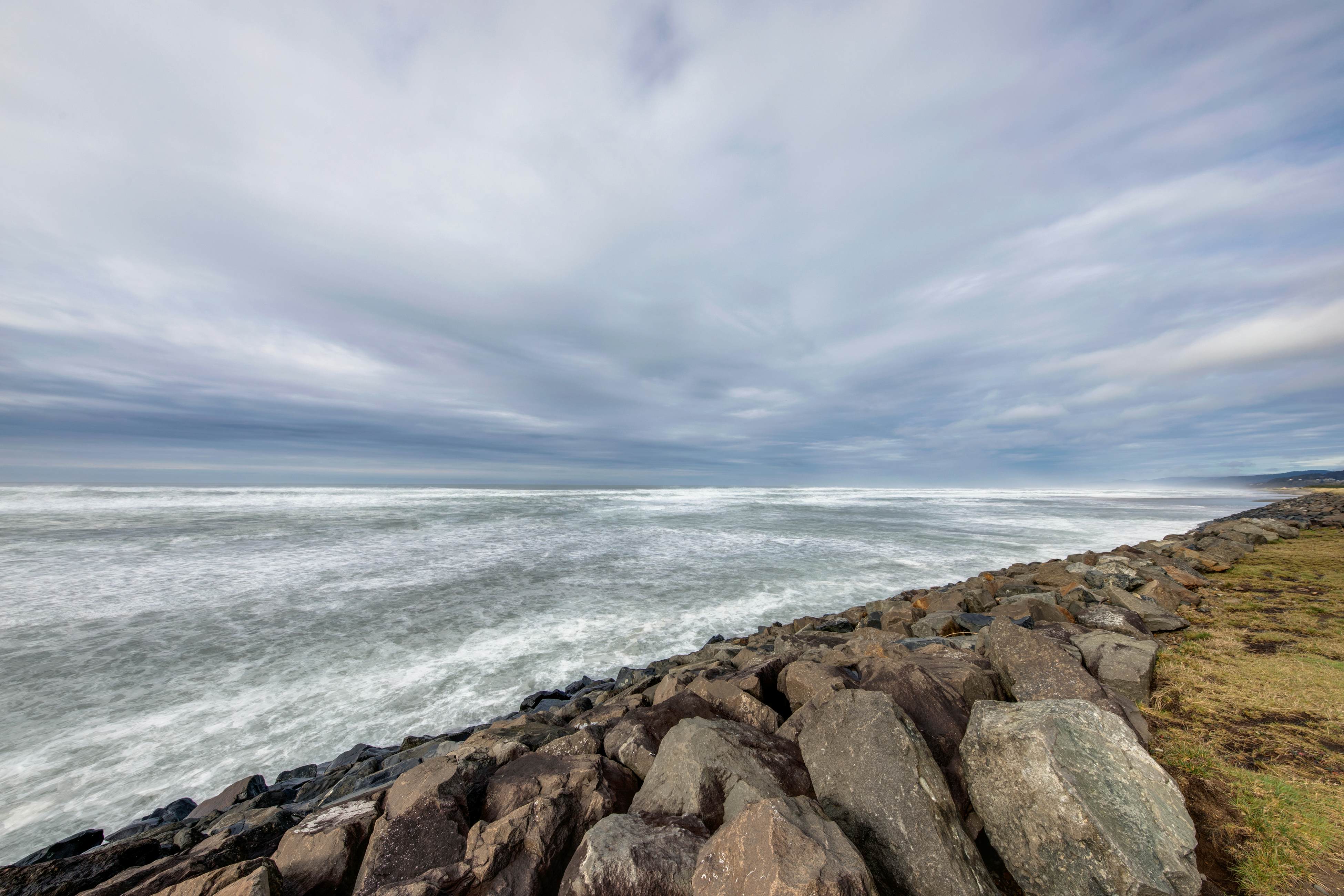 Charming oceanfront studio w/ easy beach access and stunning ocean views