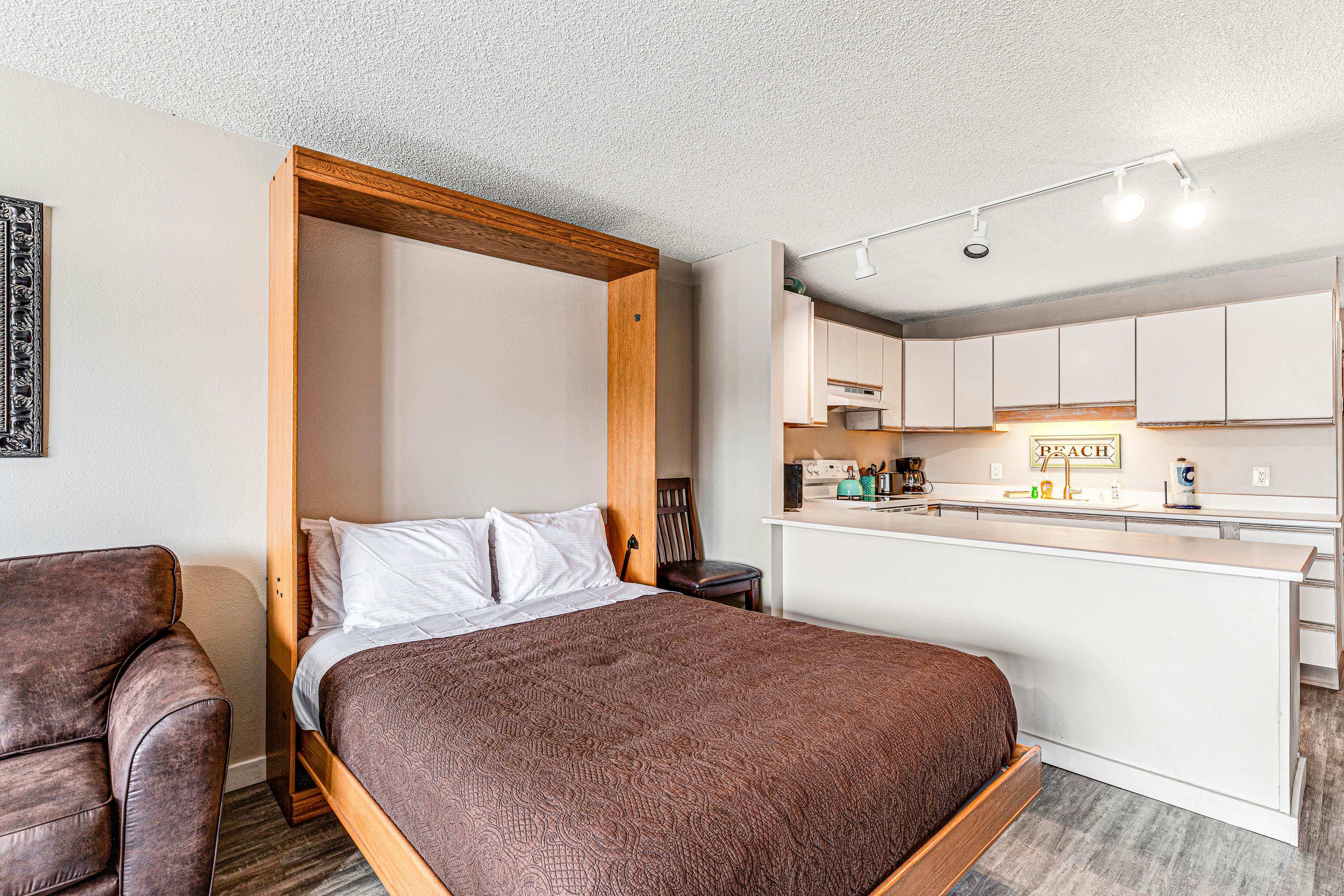 Oceanfront, 2nd-floor condo with river/ocean views, balcony & beach access