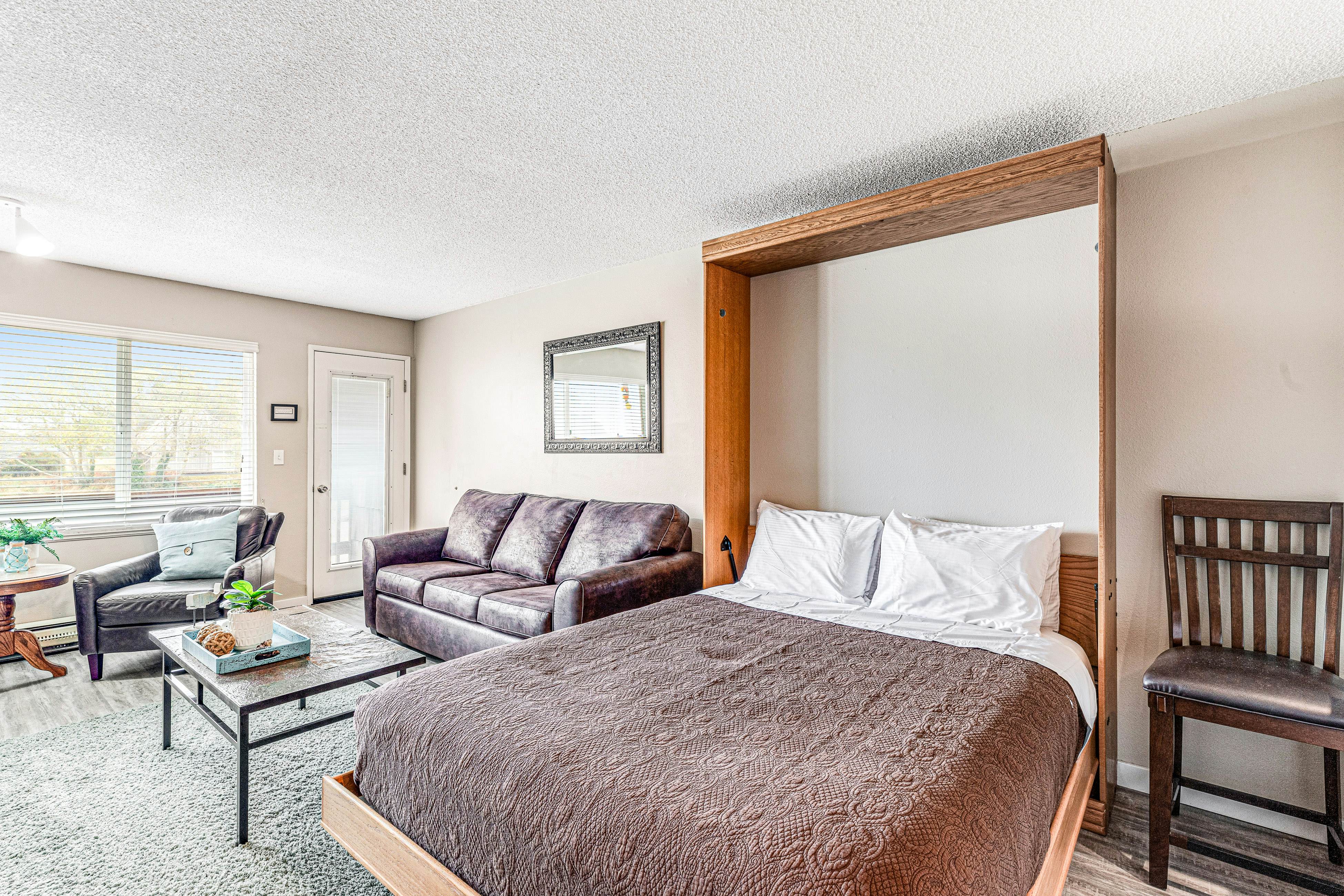 Oceanfront, 2nd-floor condo with river/ocean views, balcony & beach access