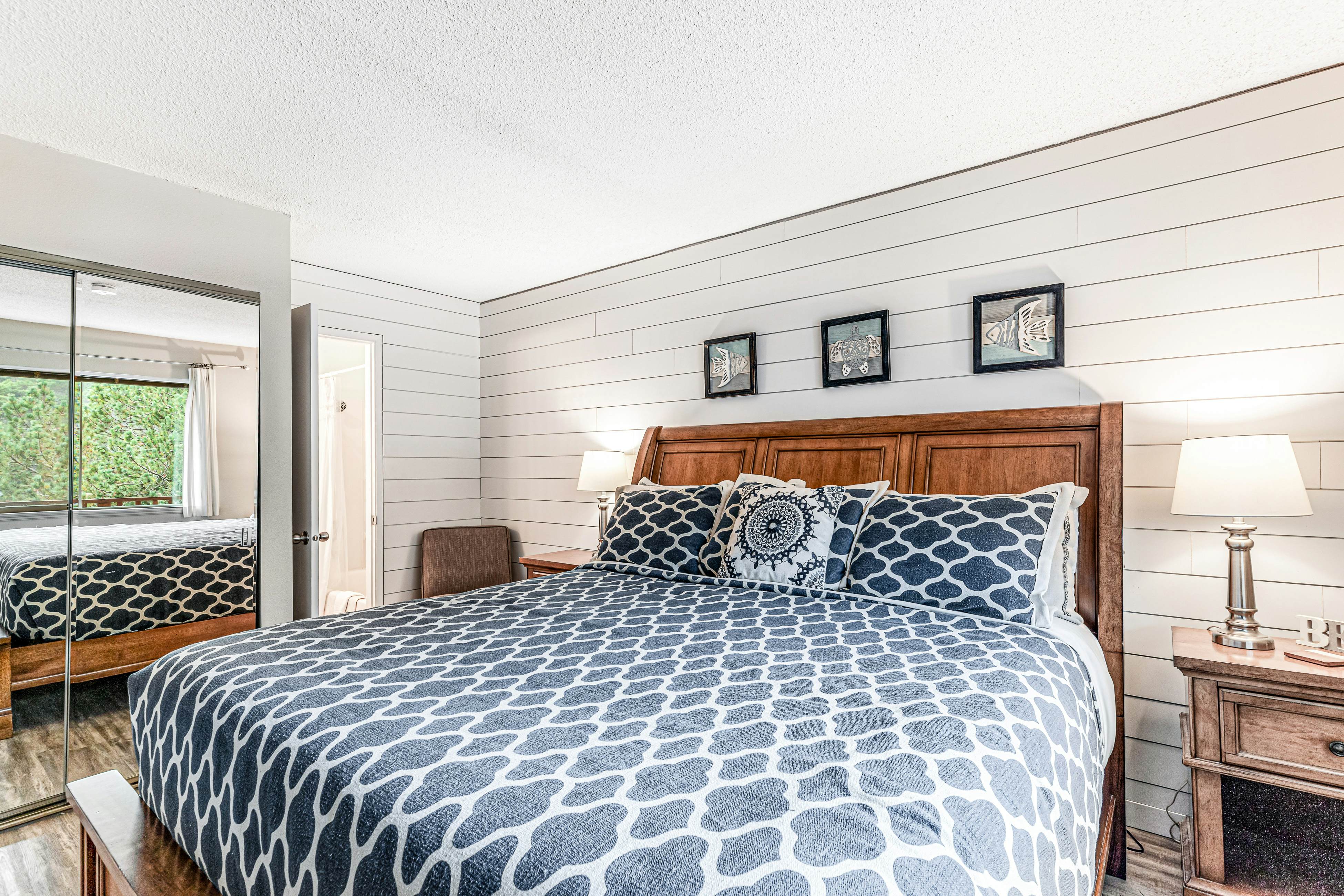 Oceanfront, 2nd-floor condo with river/ocean views, balcony & beach access