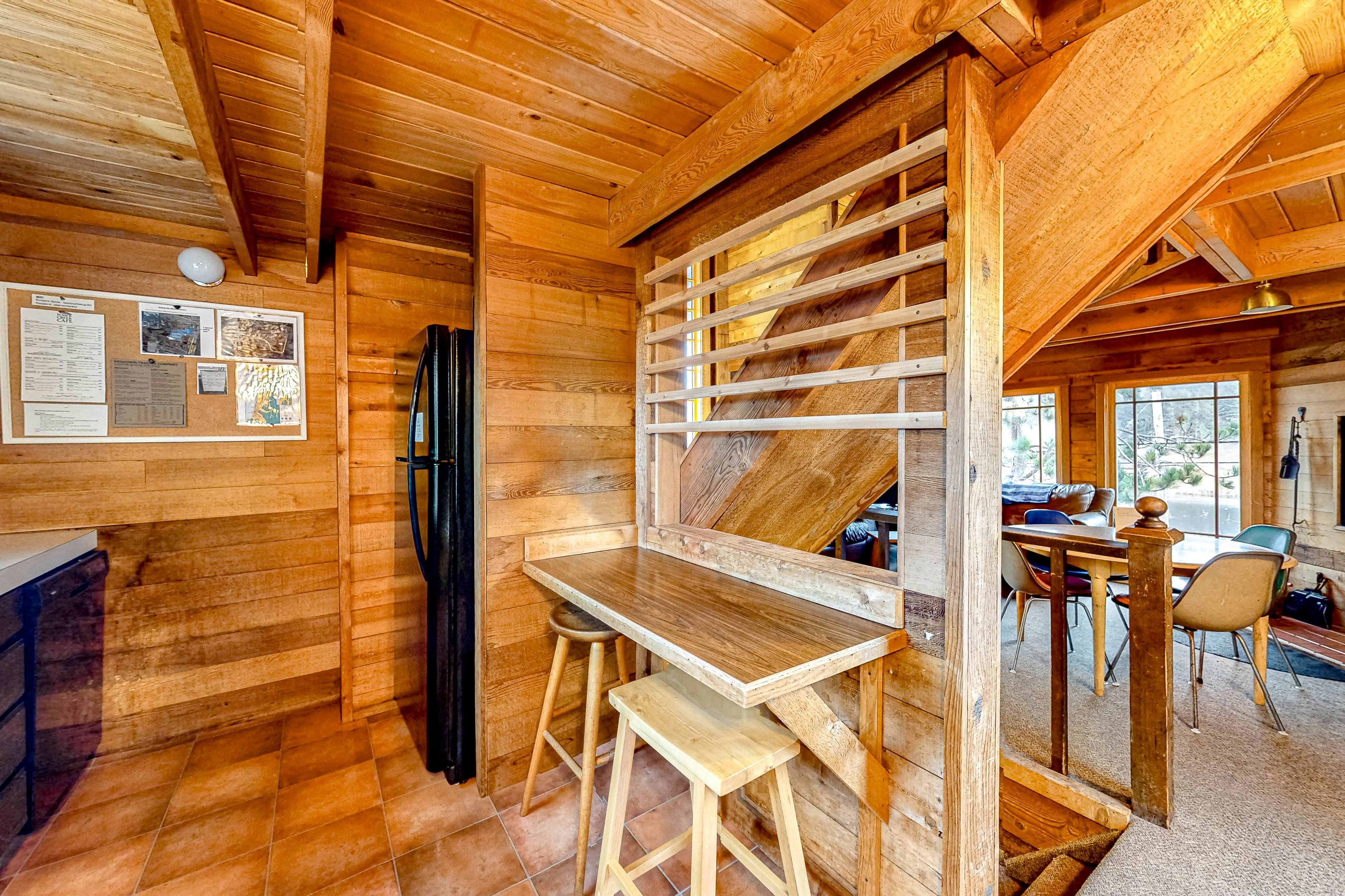 Dog friendly home with wetlands view deck fireplace outdoor shower