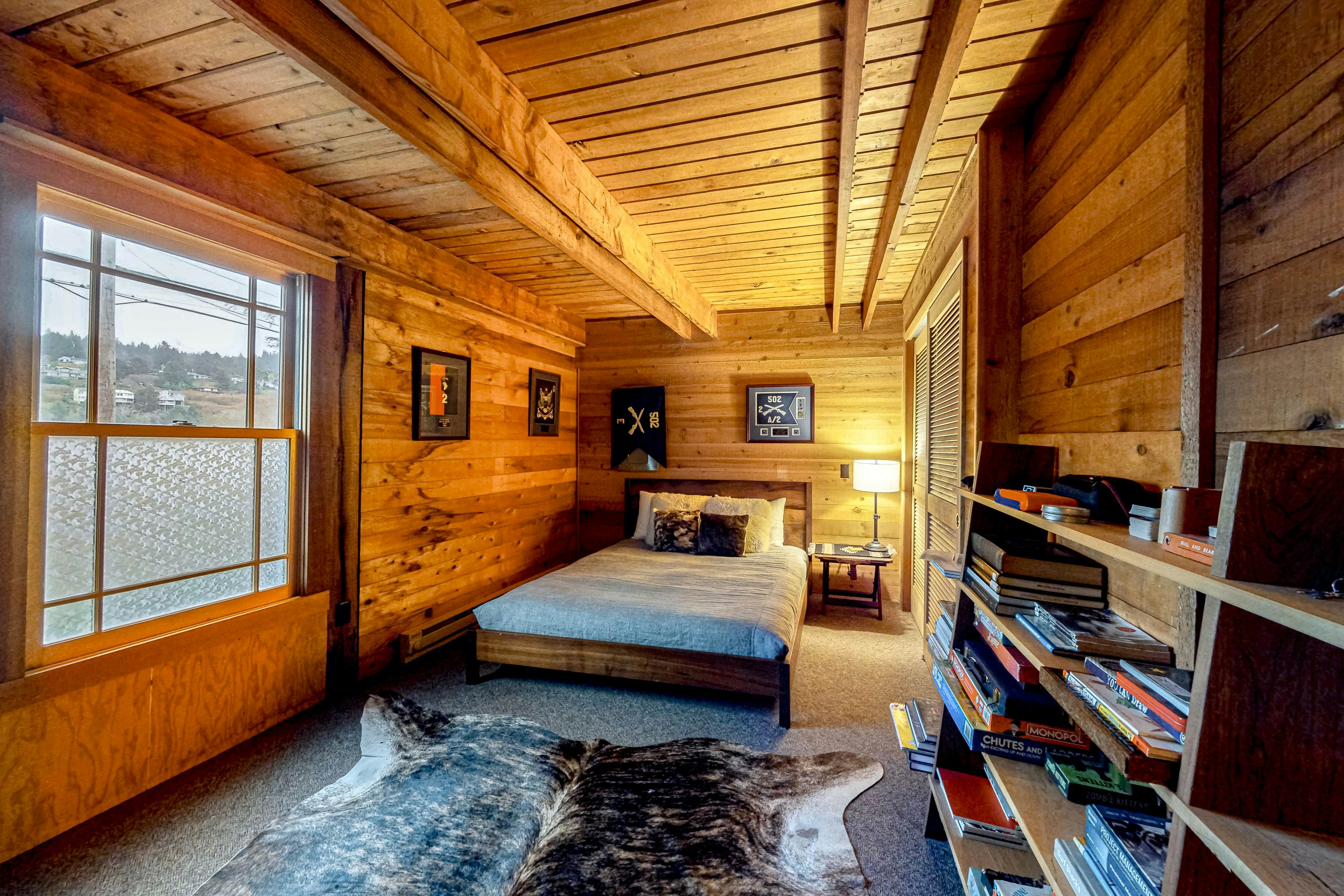 Dog friendly home with wetlands view deck fireplace outdoor shower