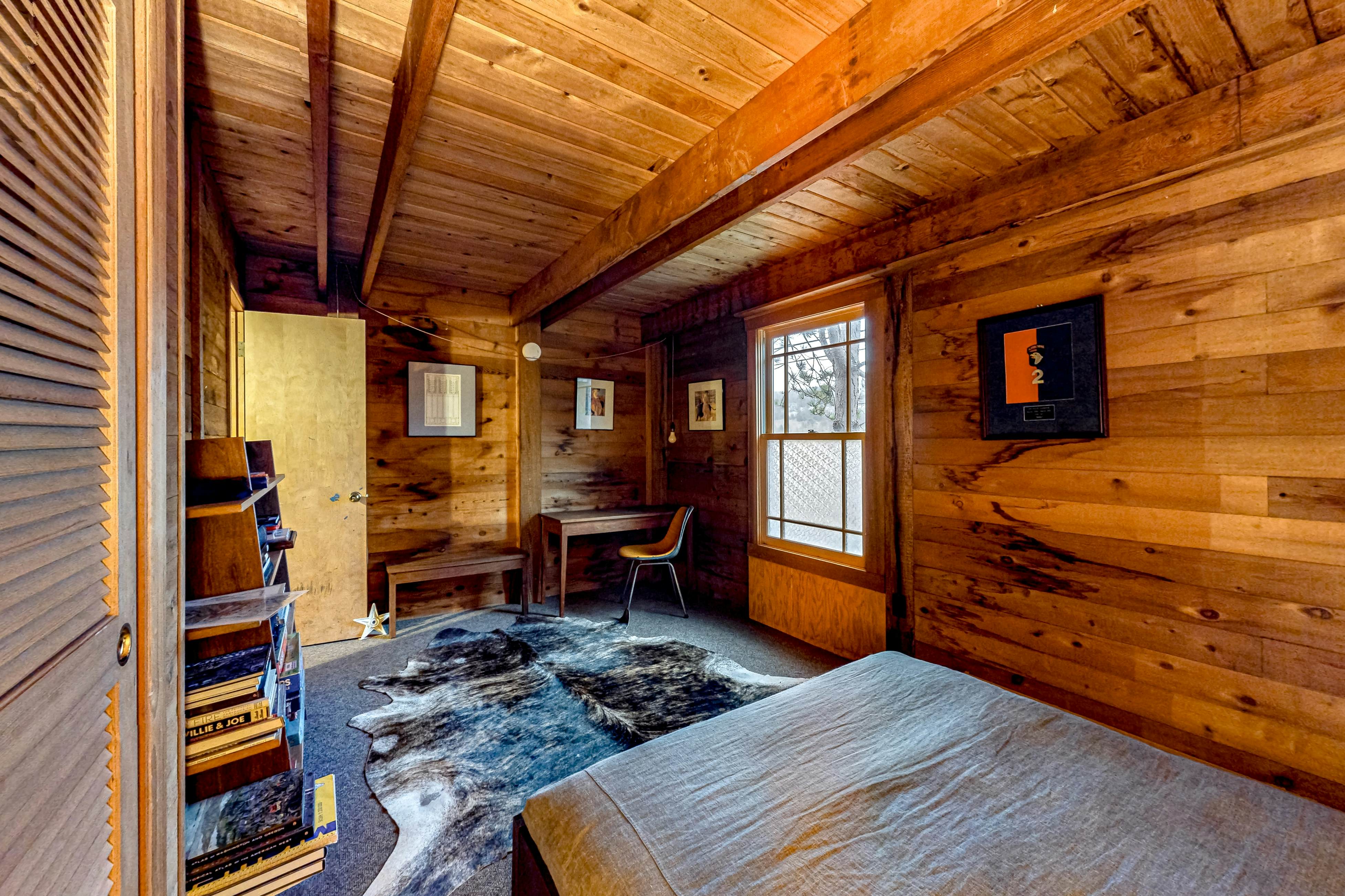 Dog friendly home with wetlands view deck fireplace outdoor shower