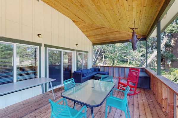 Newly constructed home with firepit and large deck walk to the beach and golf