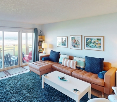 Beautiful ocean front condo with stunning views WiFi steps to beach