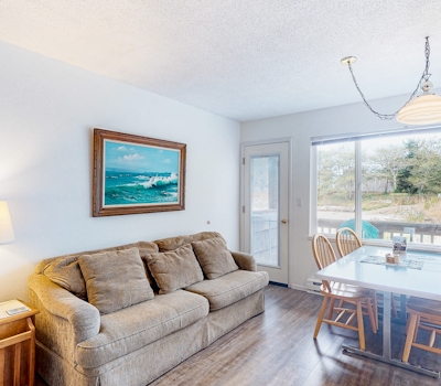 Dog friendly riverfront suite at oceanfront Proposal Rock Inn steps to beach