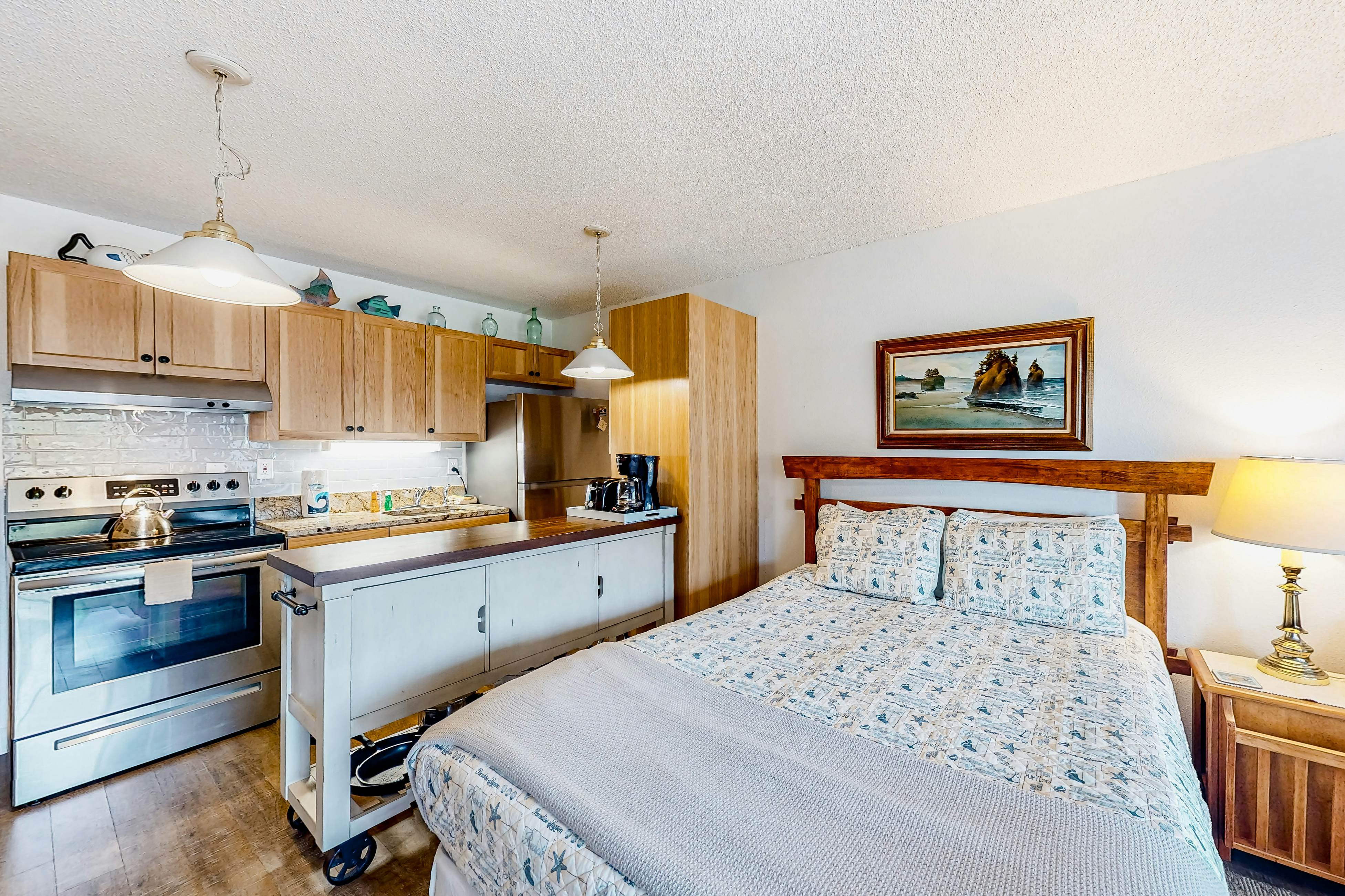 Dog-friendly, riverfront suite at oceanfront Proposal Rock Inn - steps to beach