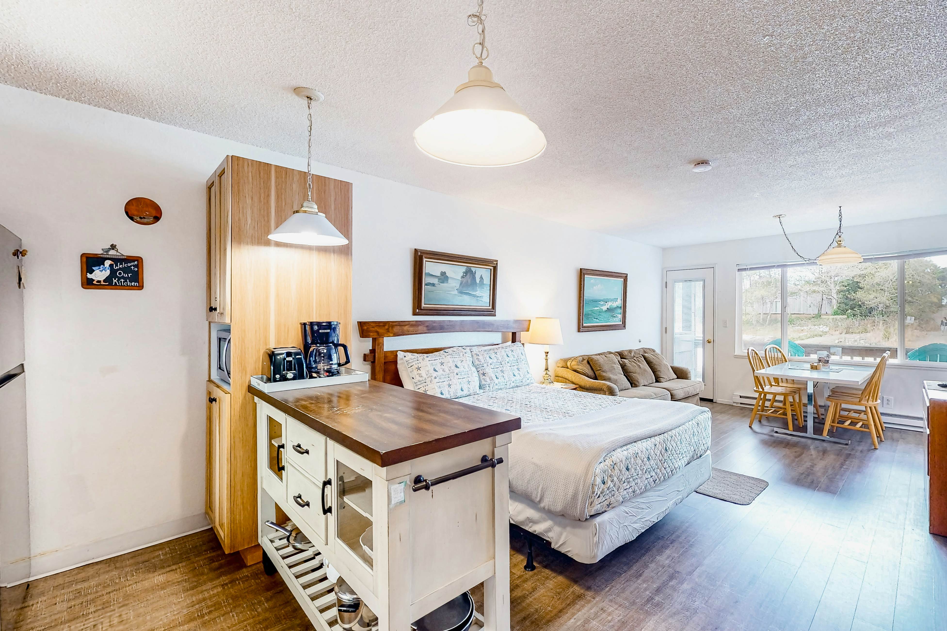 Dog-friendly, riverfront suite at oceanfront Proposal Rock Inn - steps to beach