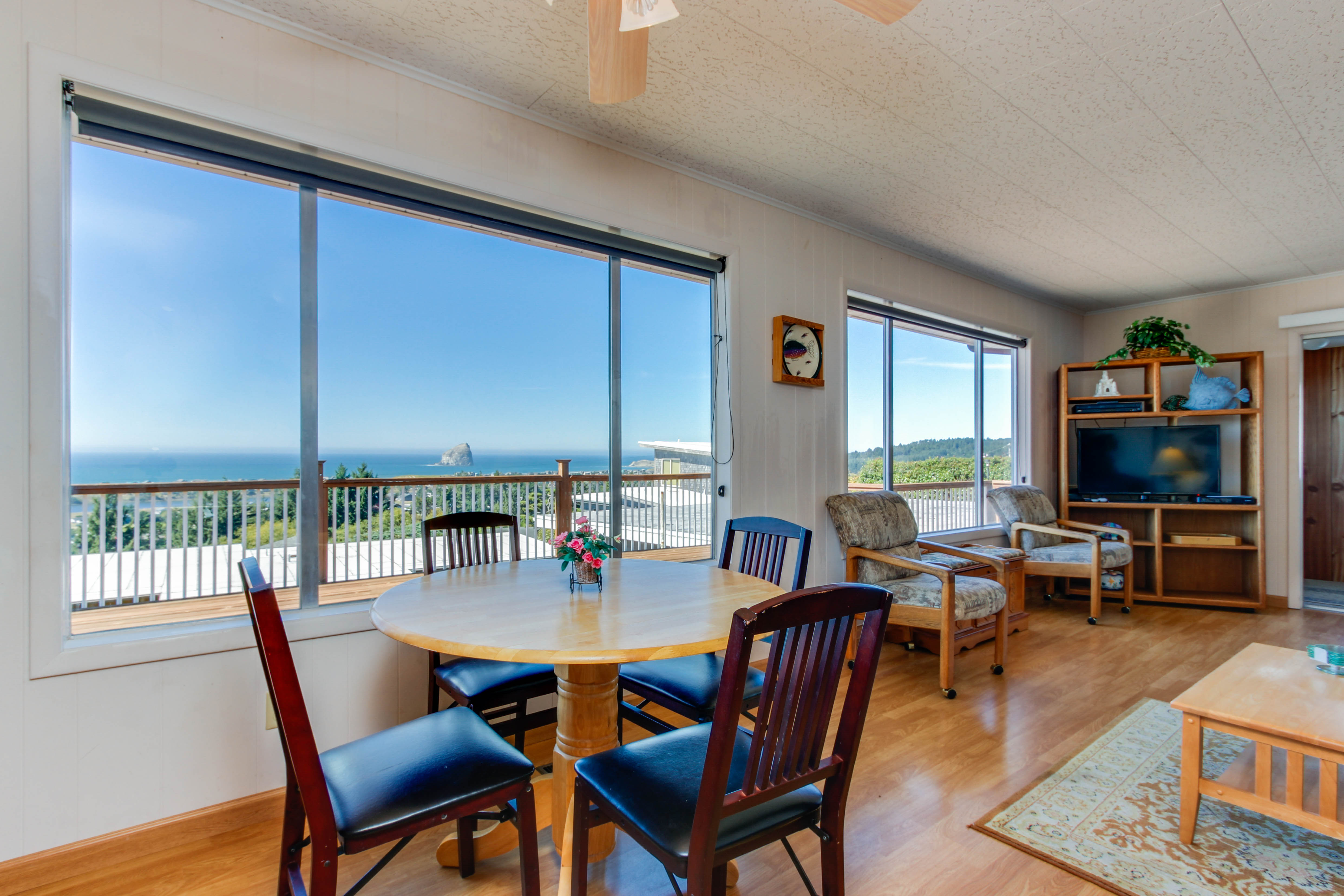 Bright Home with Sweeping Ocean Views and Quiet Location Close to Town