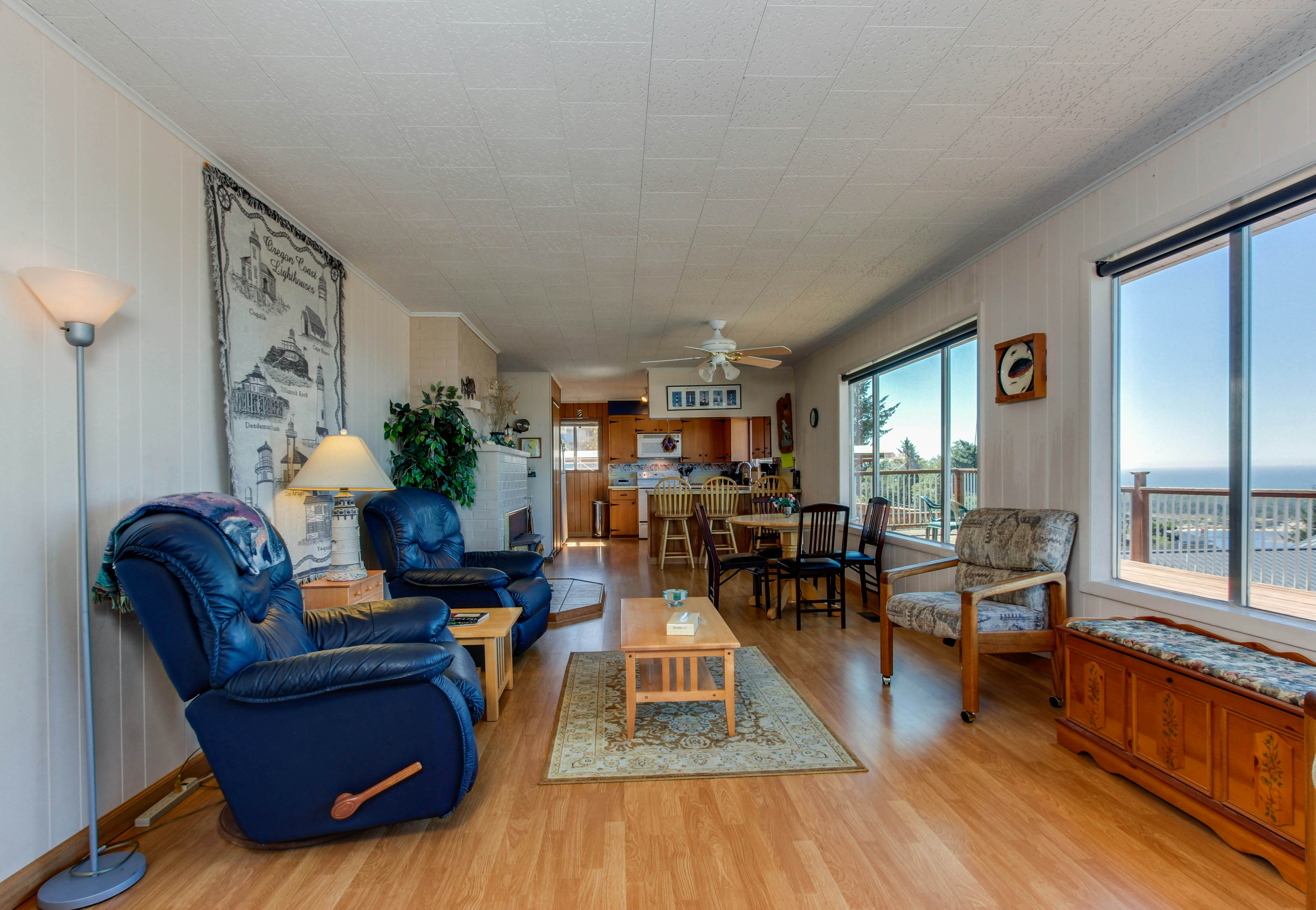 Bright Home with Sweeping Ocean Views and Quiet Location Close to Town