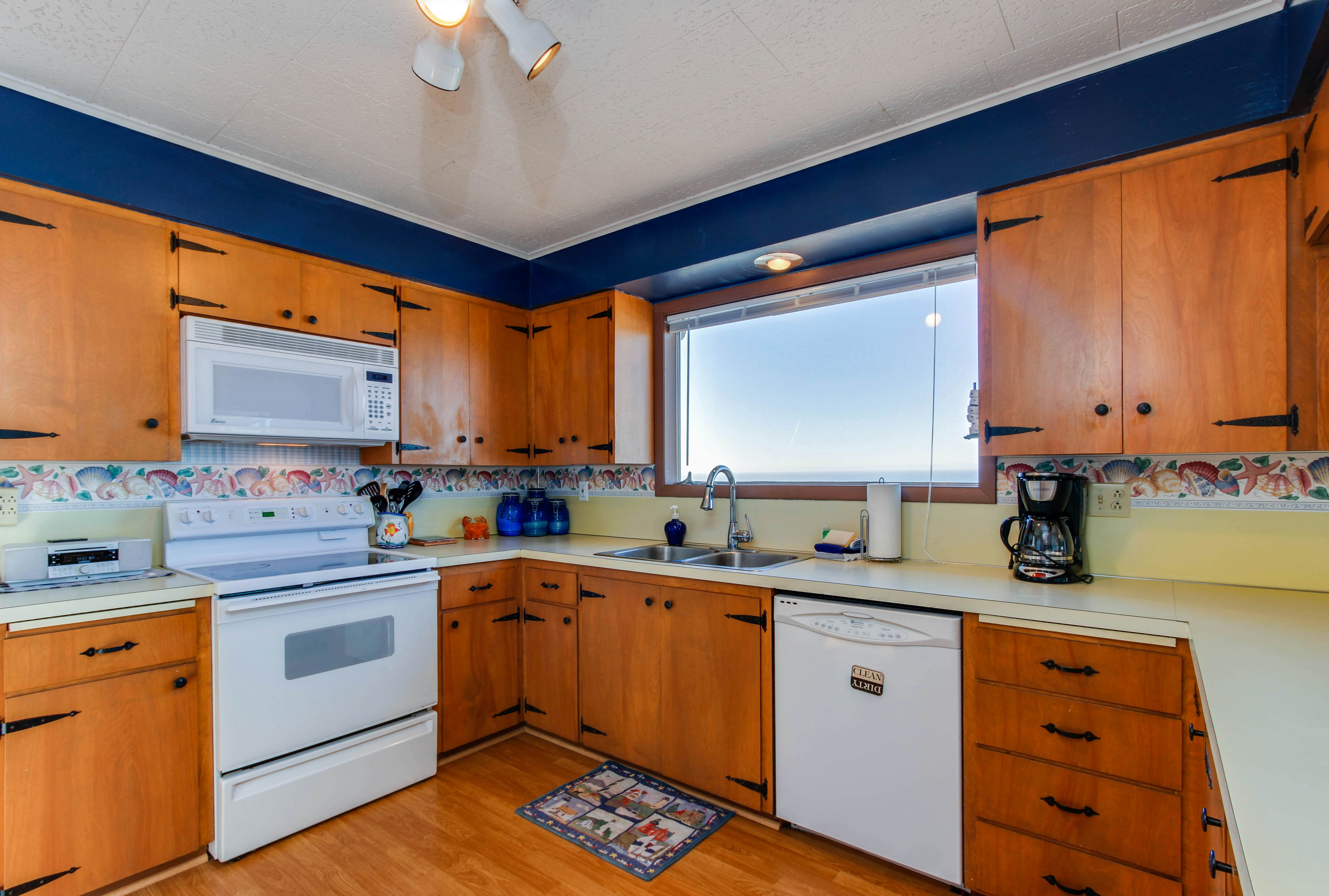 Bright Home with Sweeping Ocean Views and Quiet Location Close to Town