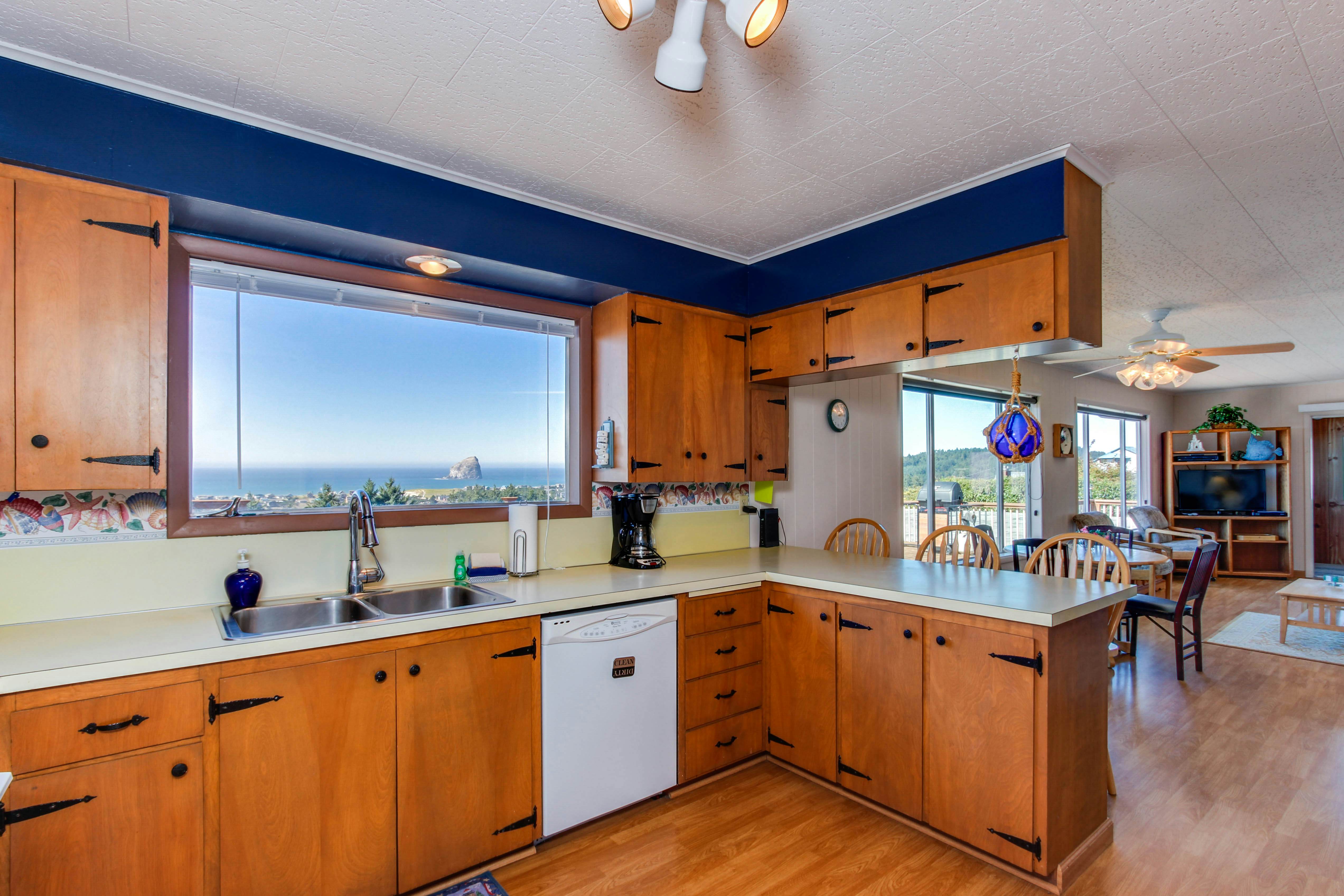 Bright Home with Sweeping Ocean Views and Quiet Location Close to Town