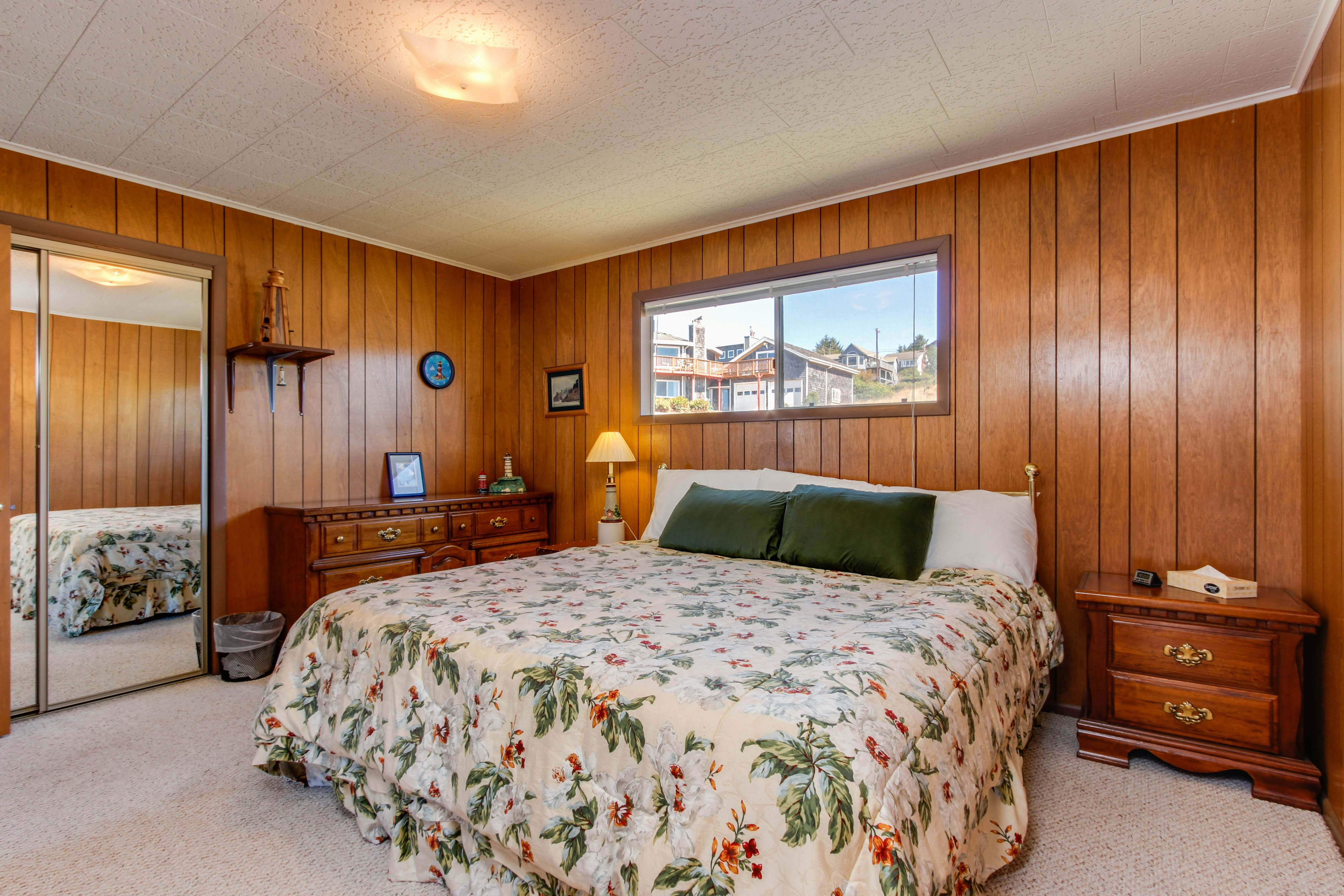 Bright Home with Sweeping Ocean Views and Quiet Location Close to Town