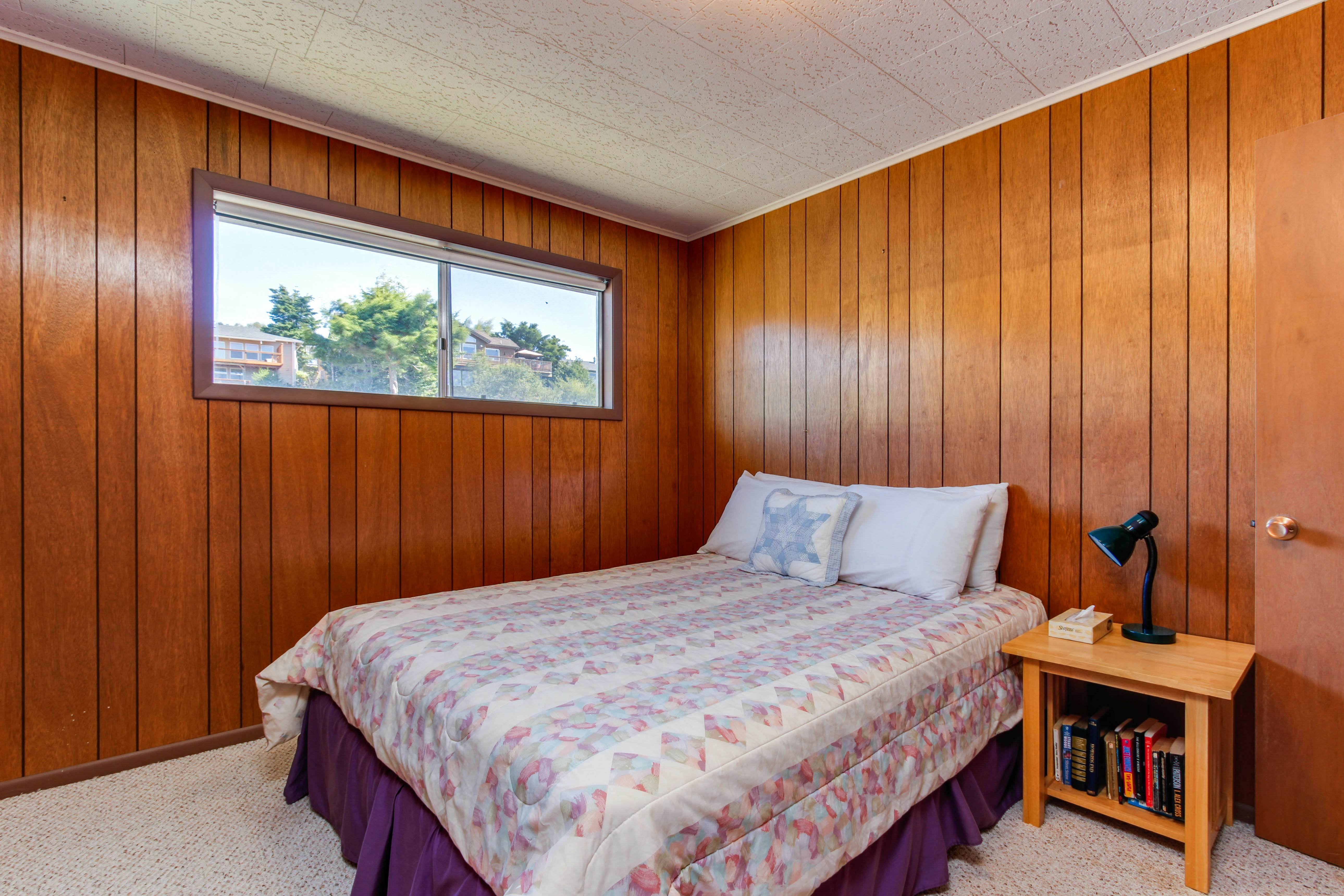 Bright Home with Sweeping Ocean Views and Quiet Location Close to Town