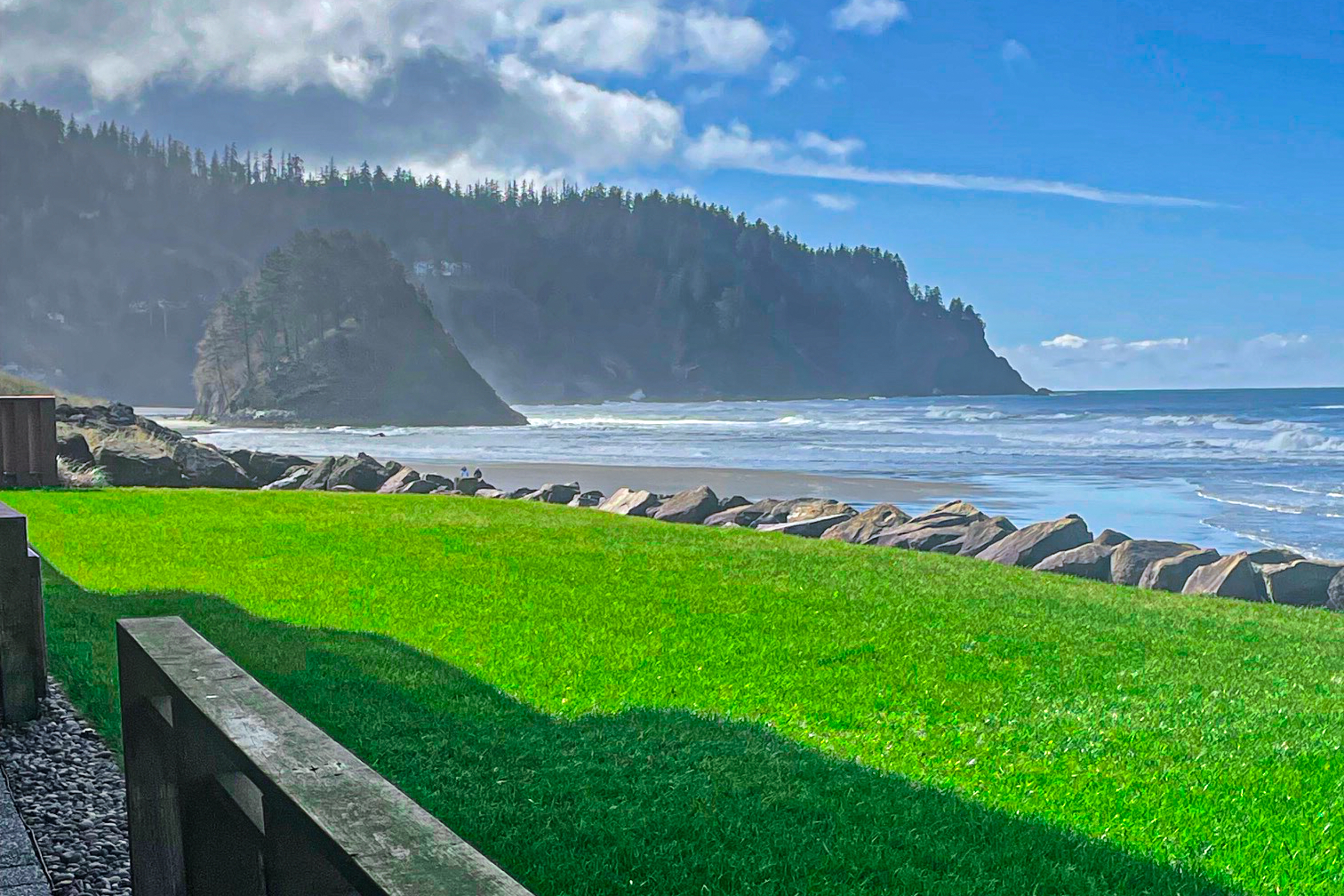 Oceanfront ground level condo with fireplace and updated kitchen dog friendly