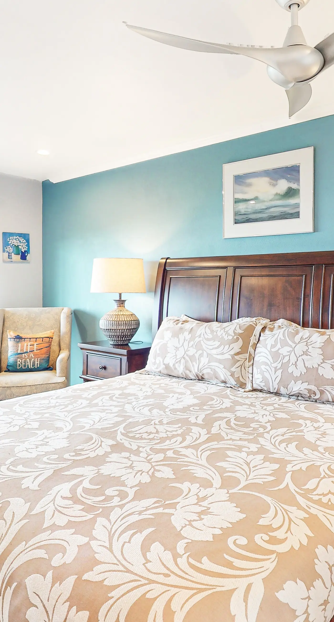 Oceanfront ground level condo with fireplace and updated kitchen dog friendly