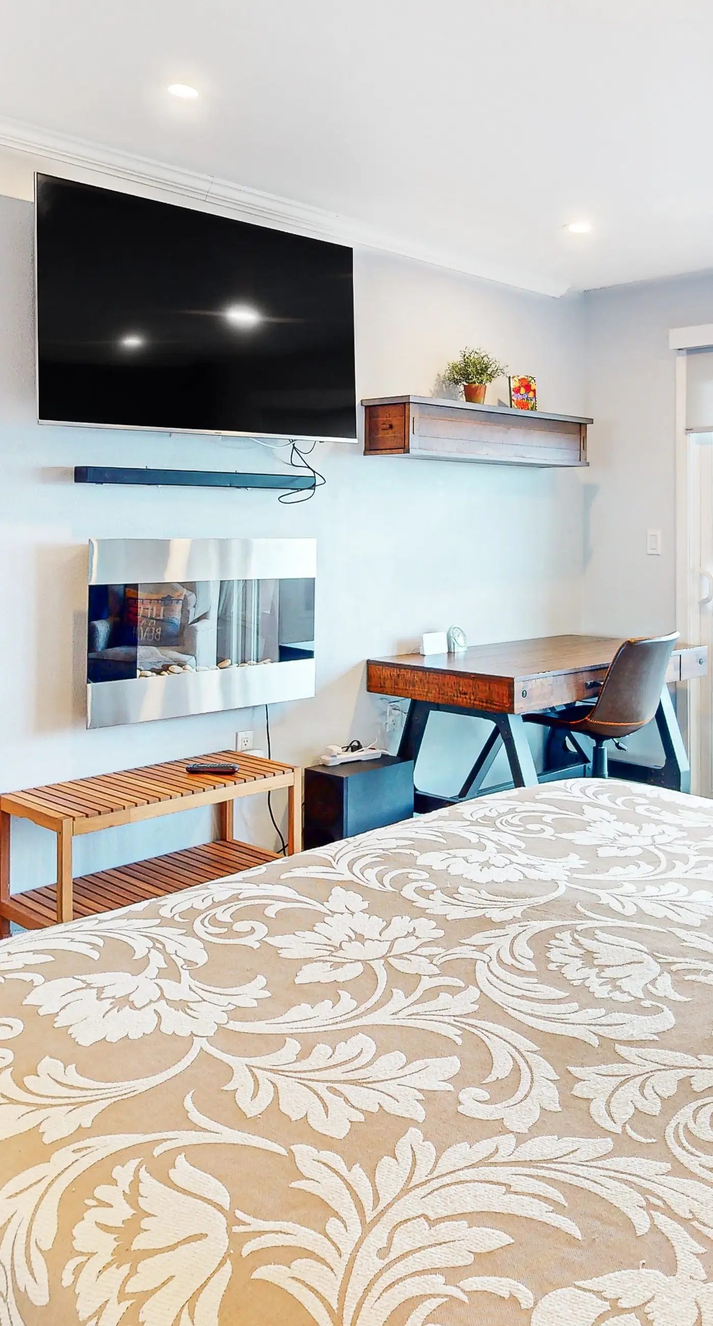 Oceanfront ground level condo with fireplace and updated kitchen dog friendly