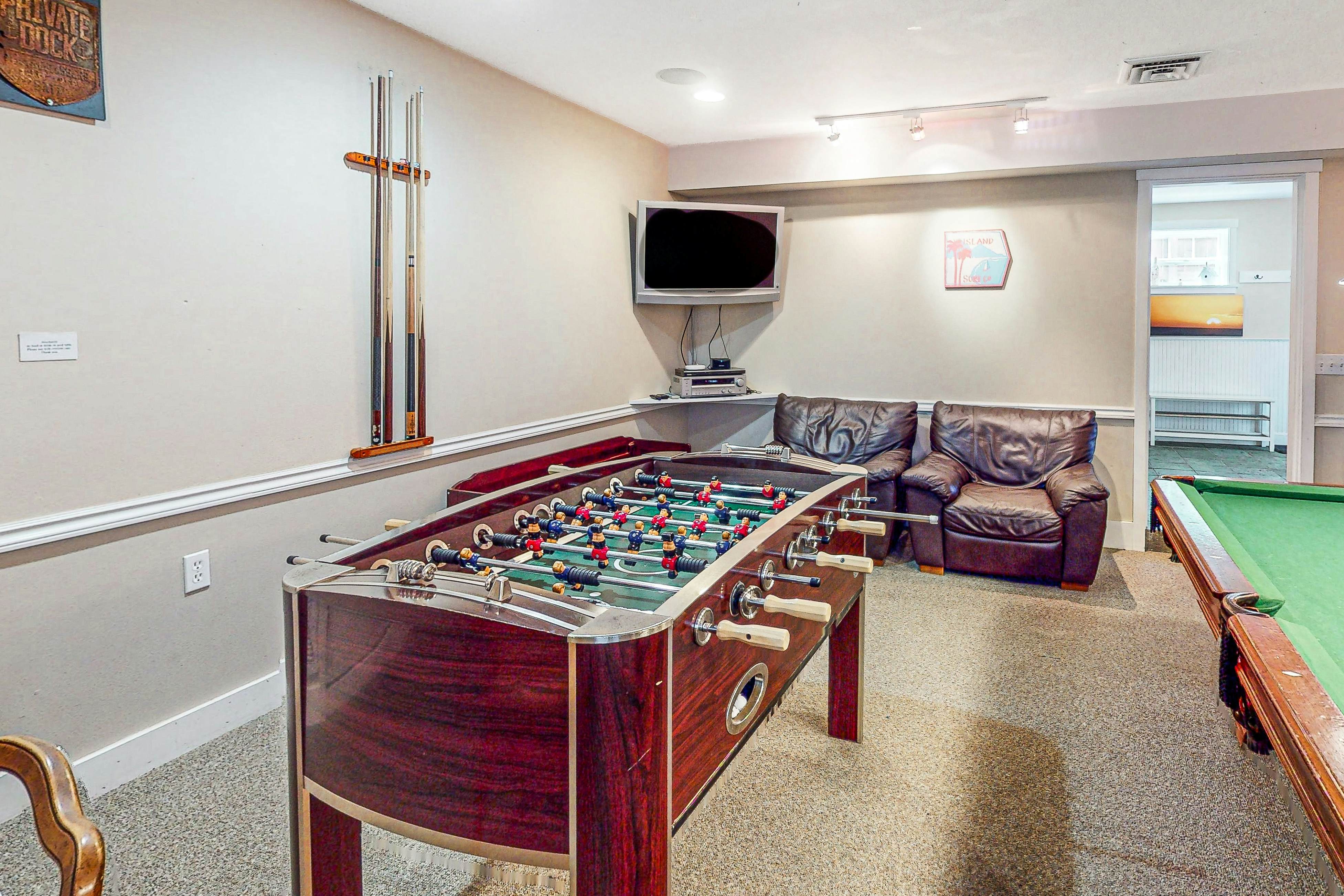 Gorgeous ocean view home with hot tub game room steps to beach