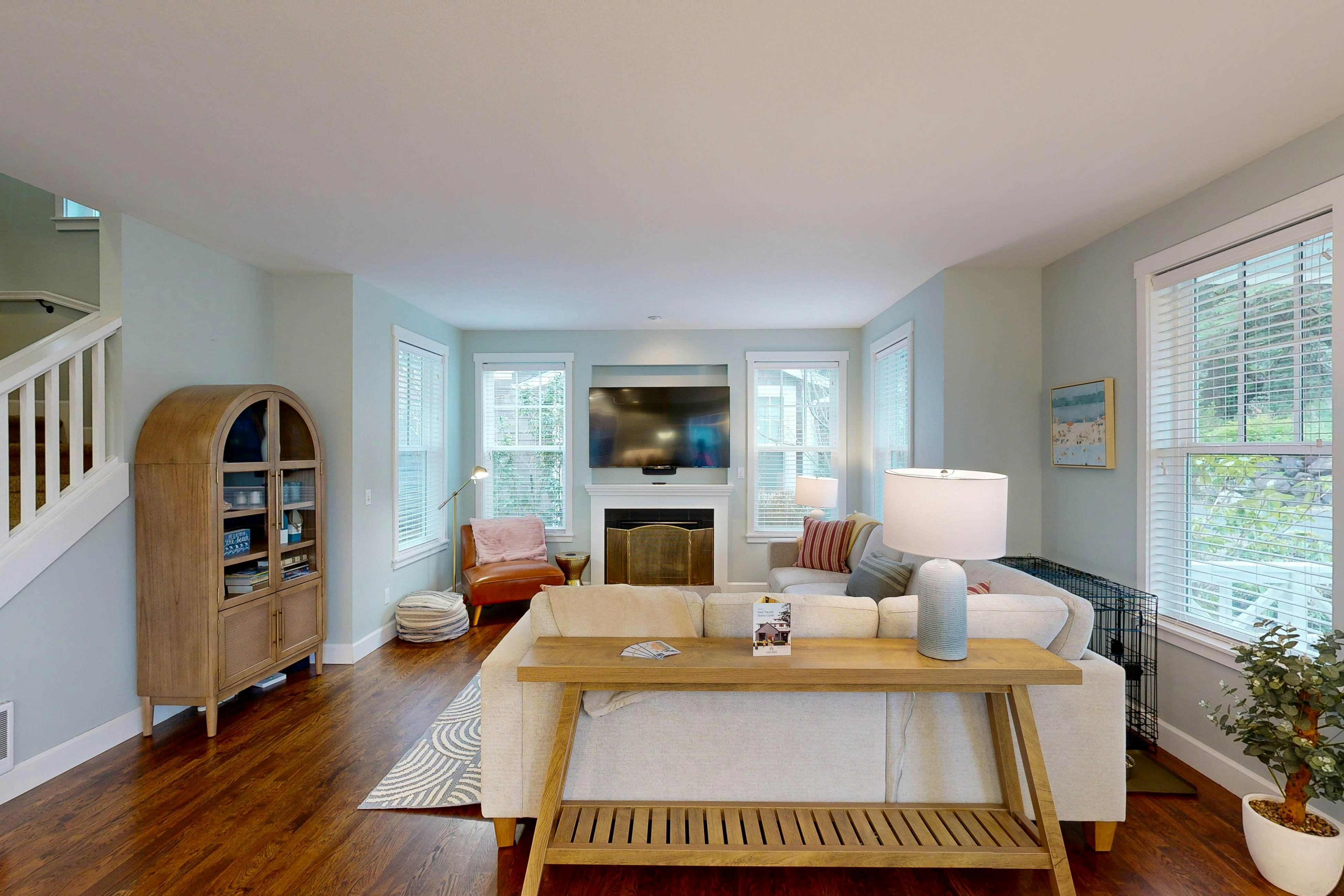 Beautiful home with peek a boo beach views patio with hot tub and firepit WiFi