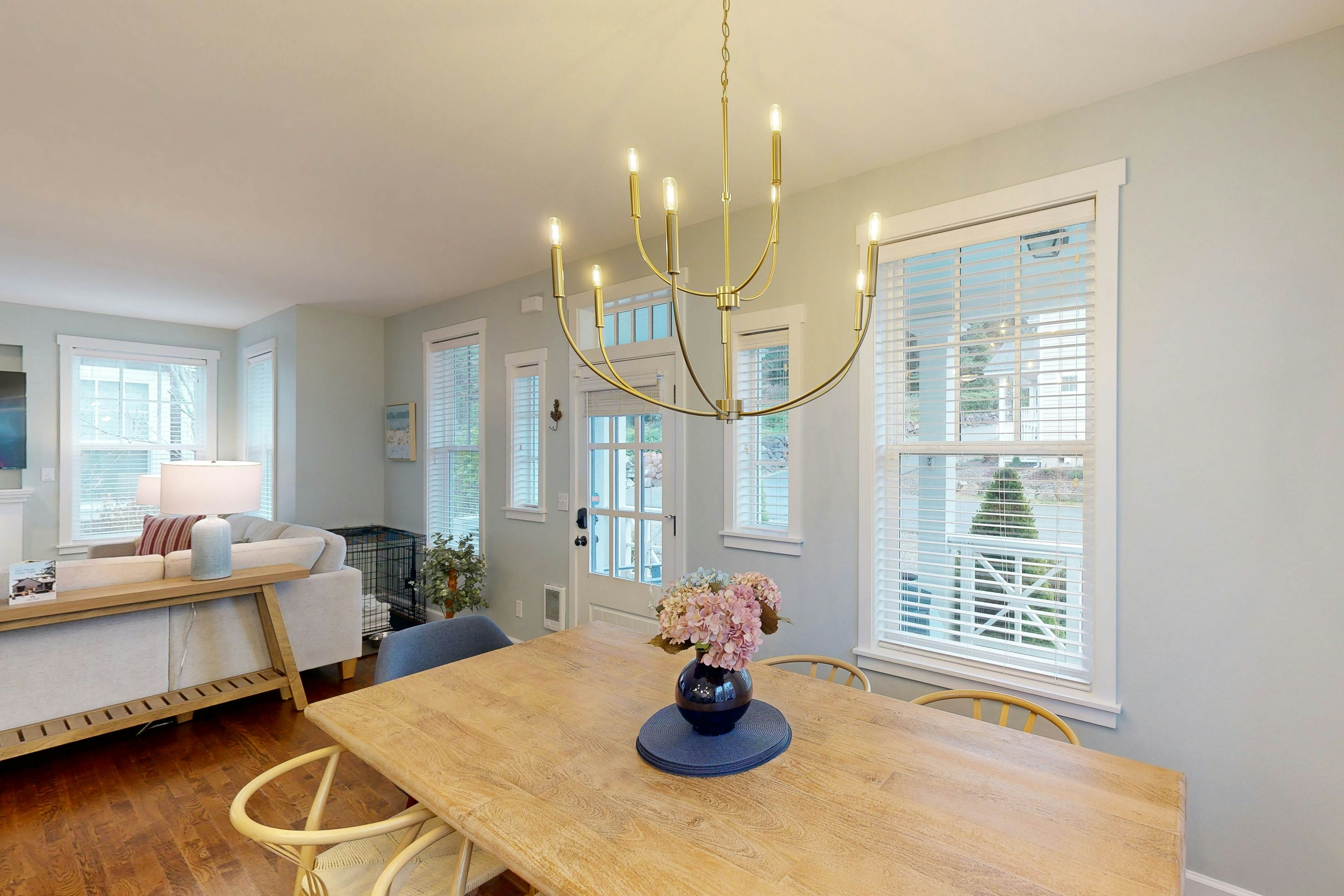 Beautiful home with peek a boo beach views patio with hot tub and firepit WiFi