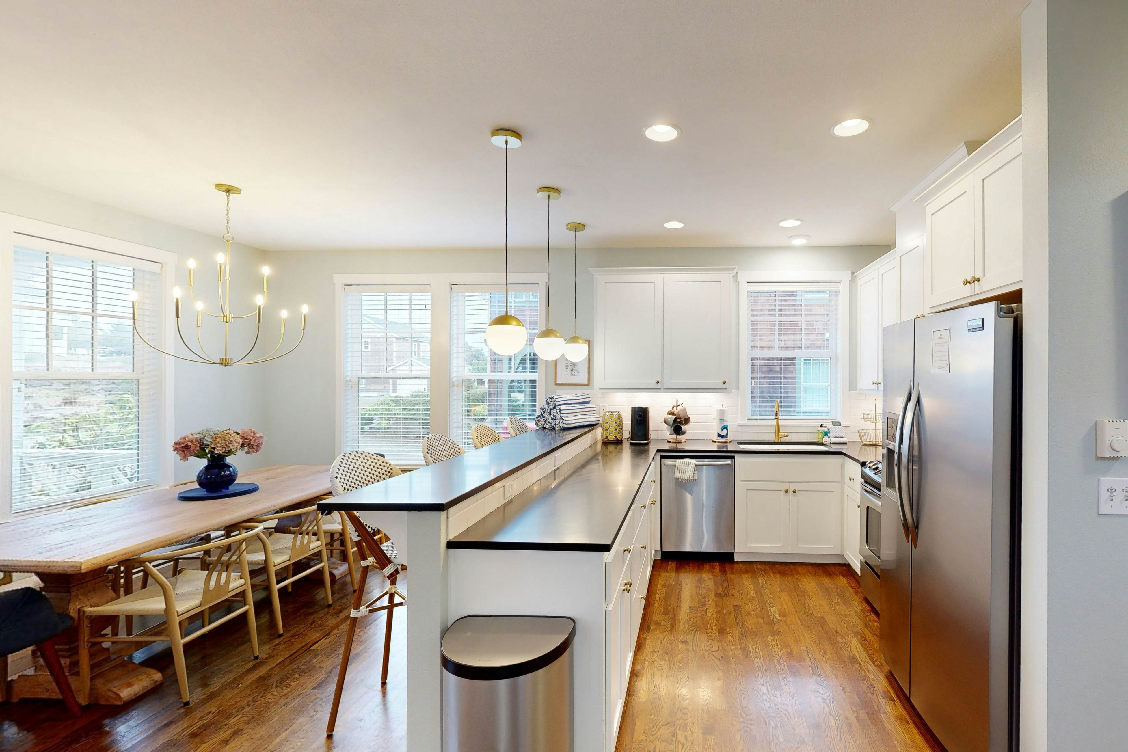 Beautiful home with peek a boo beach views patio with hot tub and firepit WiFi