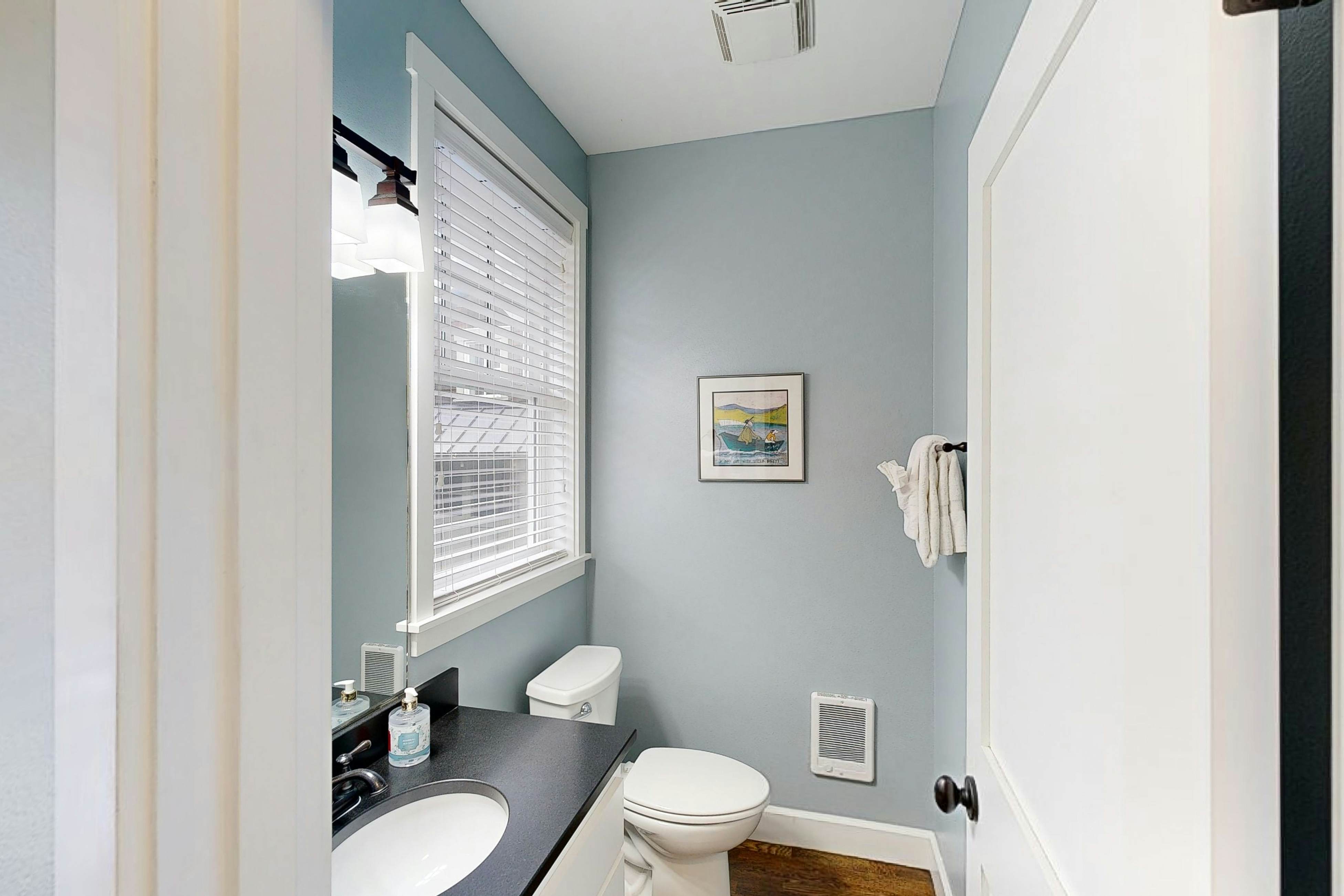 Beautiful home with peek a boo beach views patio with hot tub and firepit WiFi