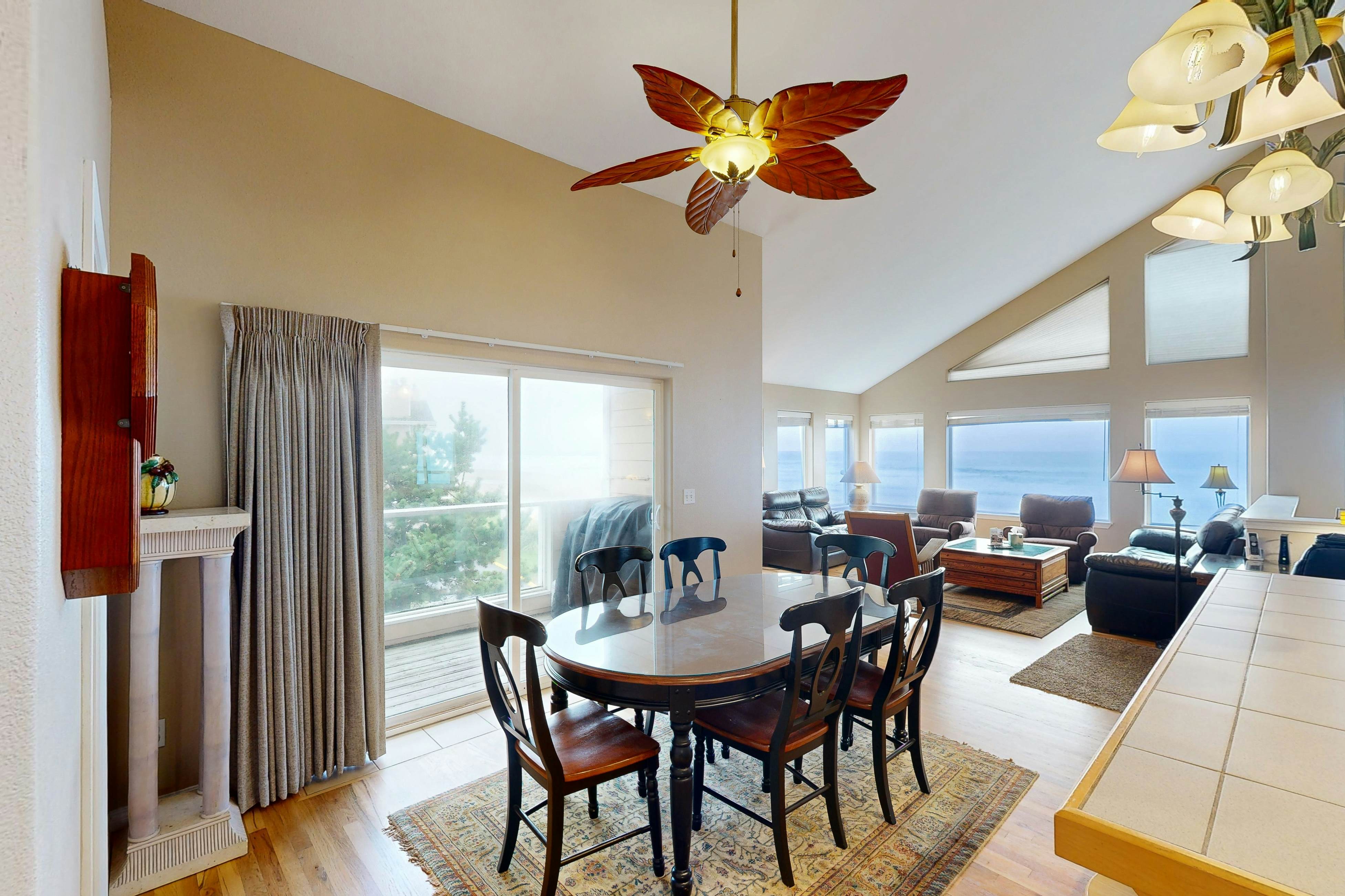 Beautiful home on the ocean with beach views, deck, bbq, WiFi, and streaming