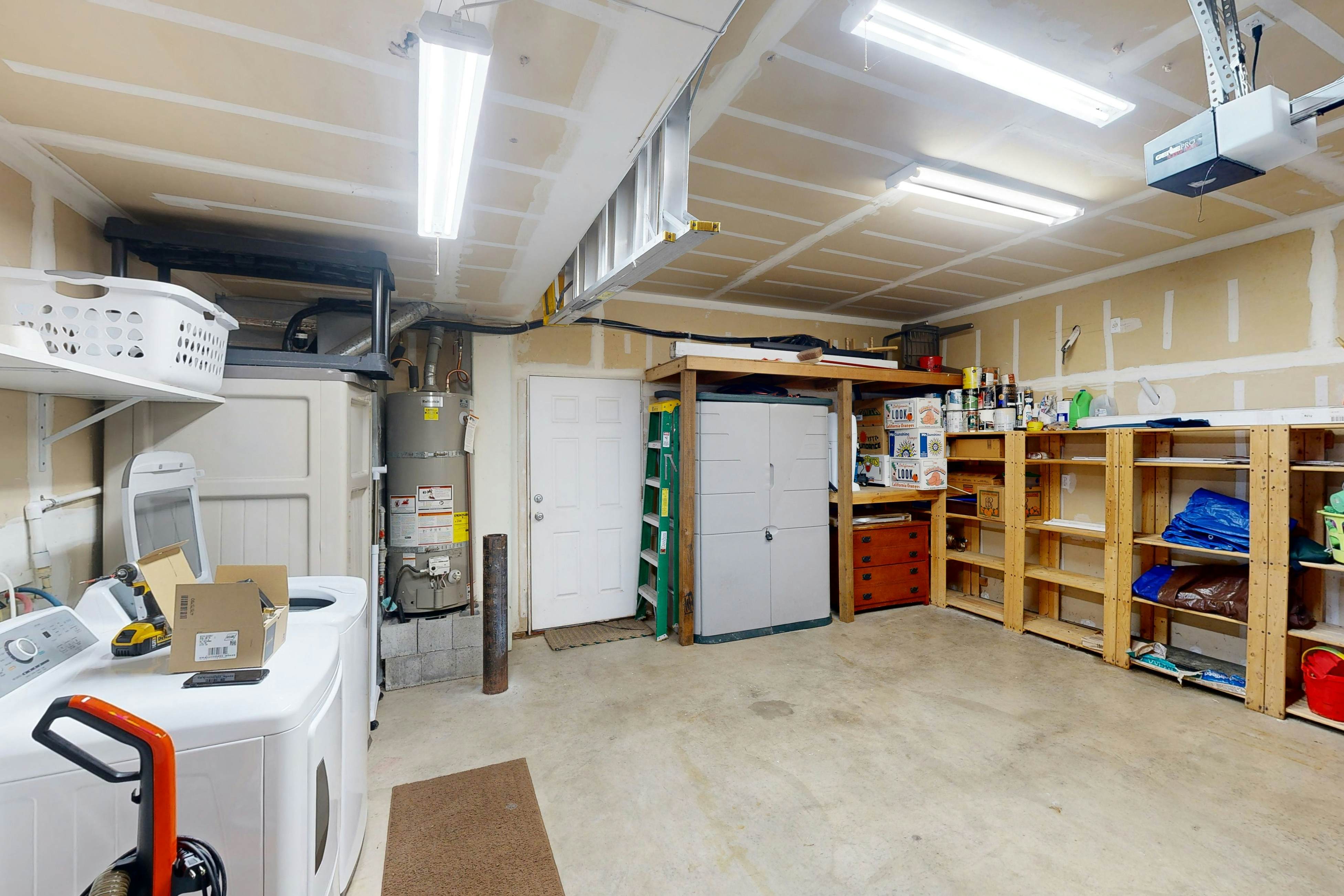 Beautiful home on the ocean with beach views, deck, bbq, WiFi, and streaming