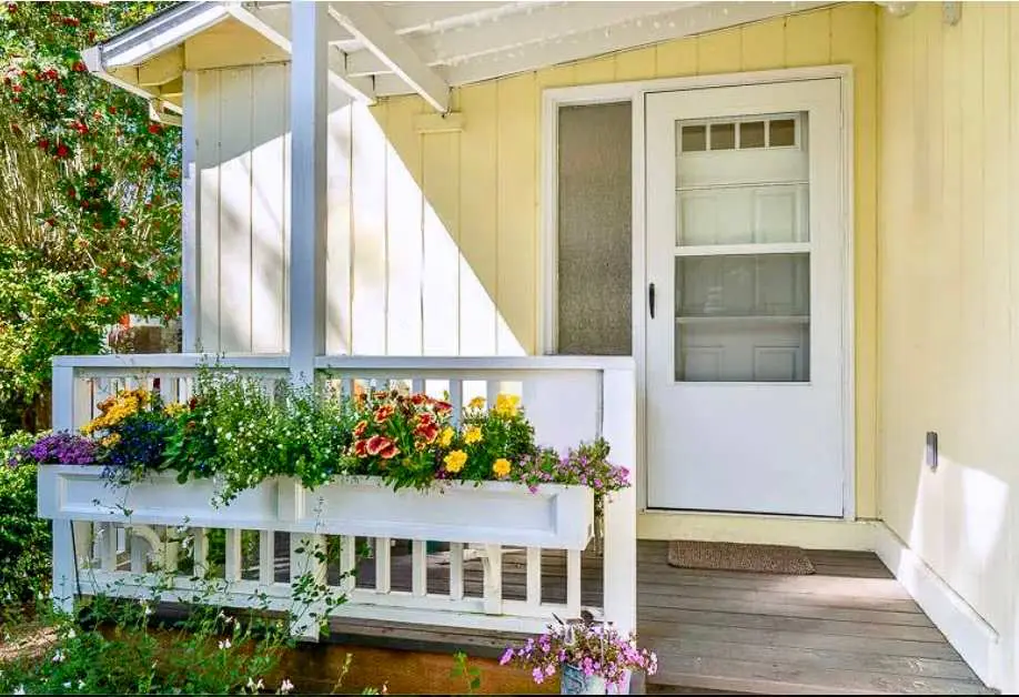 Cozy Dog-Friendly, Family Retreat Near the Beach