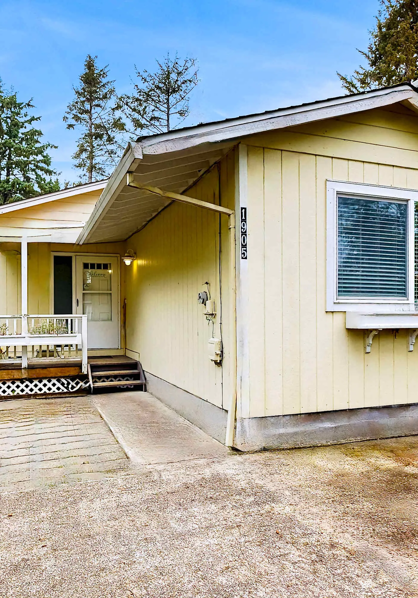 Cozy Dog-Friendly, Family Retreat Near the Beach